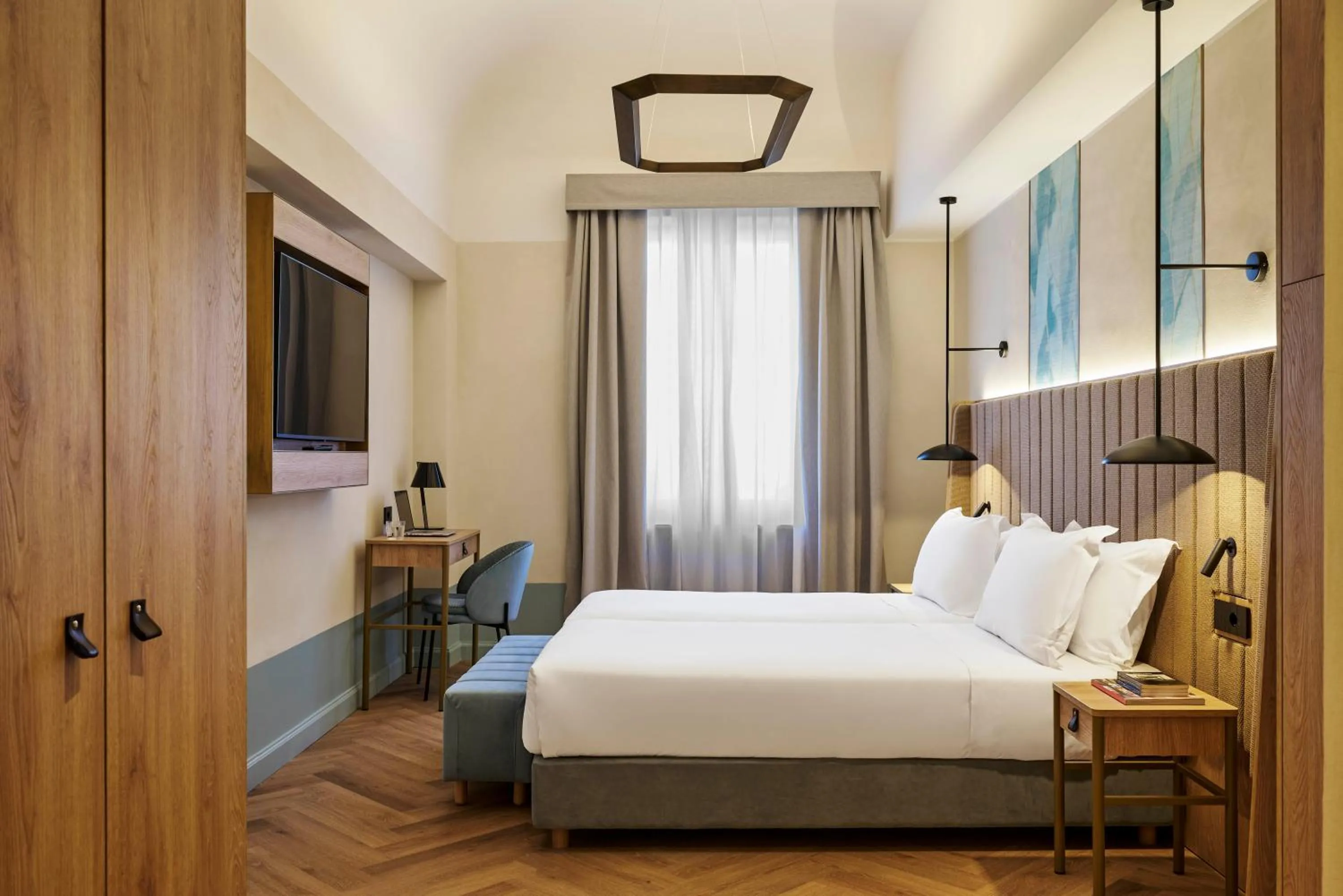 Bed in Hotel Giacomo Morra Alba - Handwritten Collection