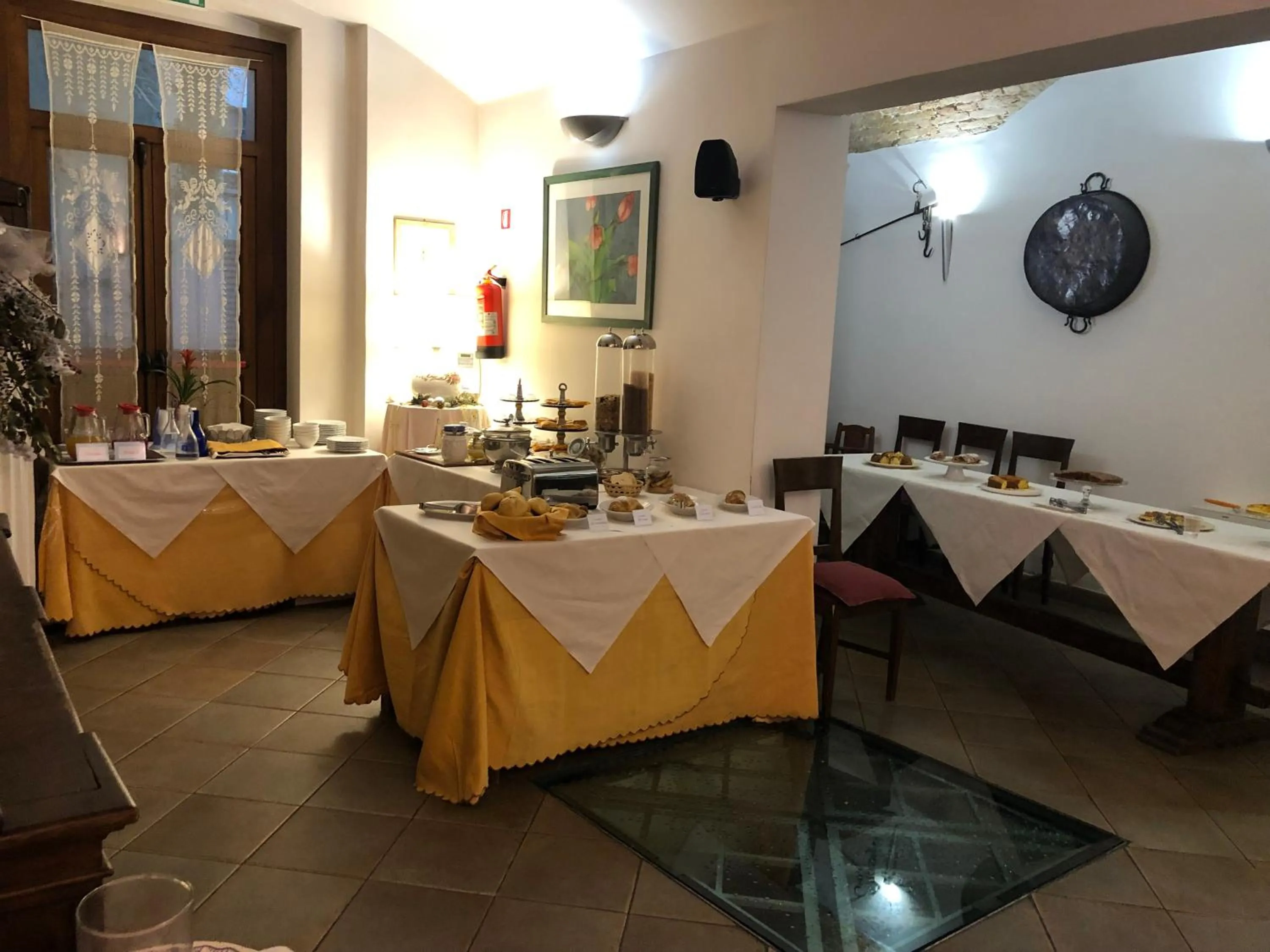 Continental breakfast in Hotel Italia