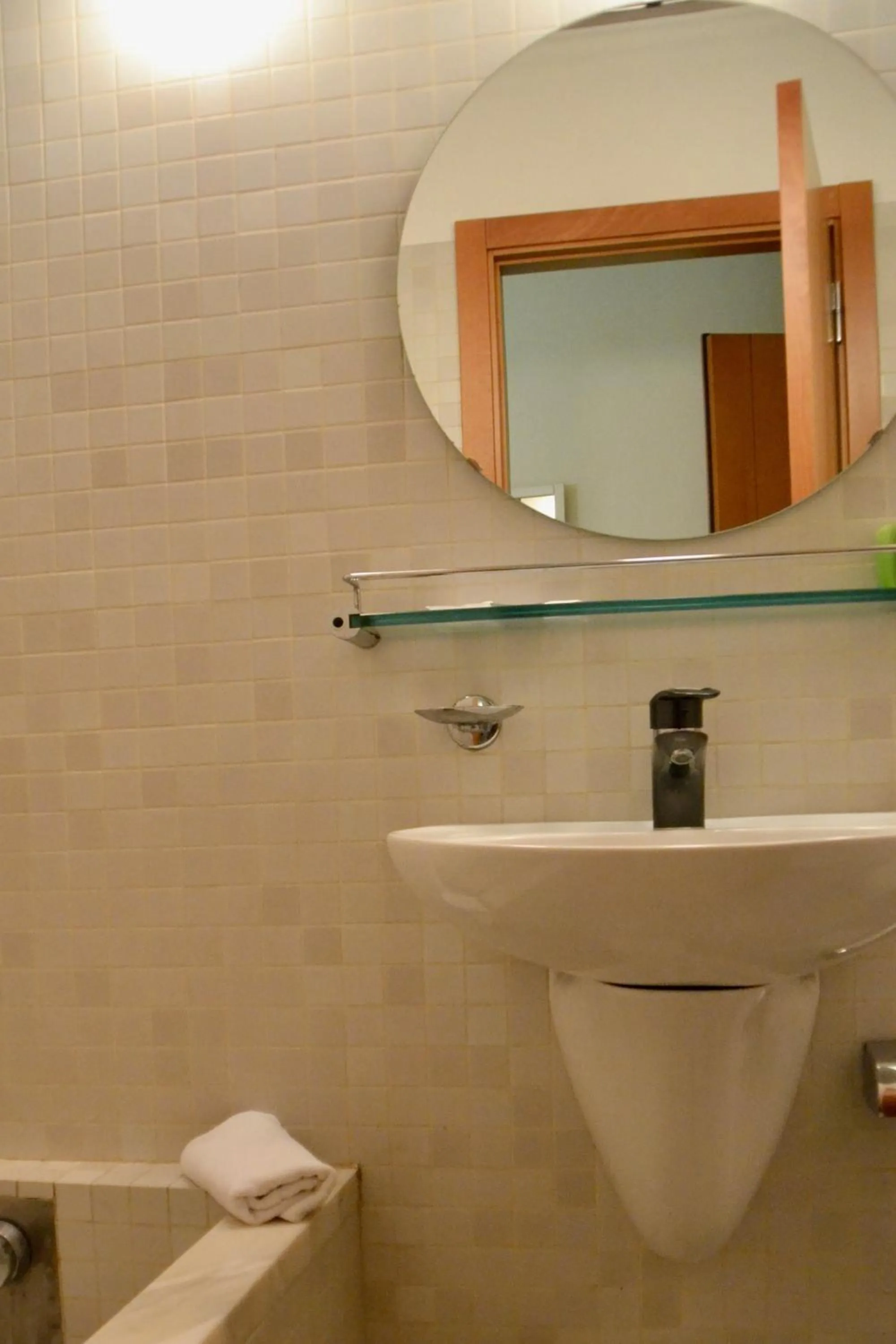 Bathroom in Hotel Italia