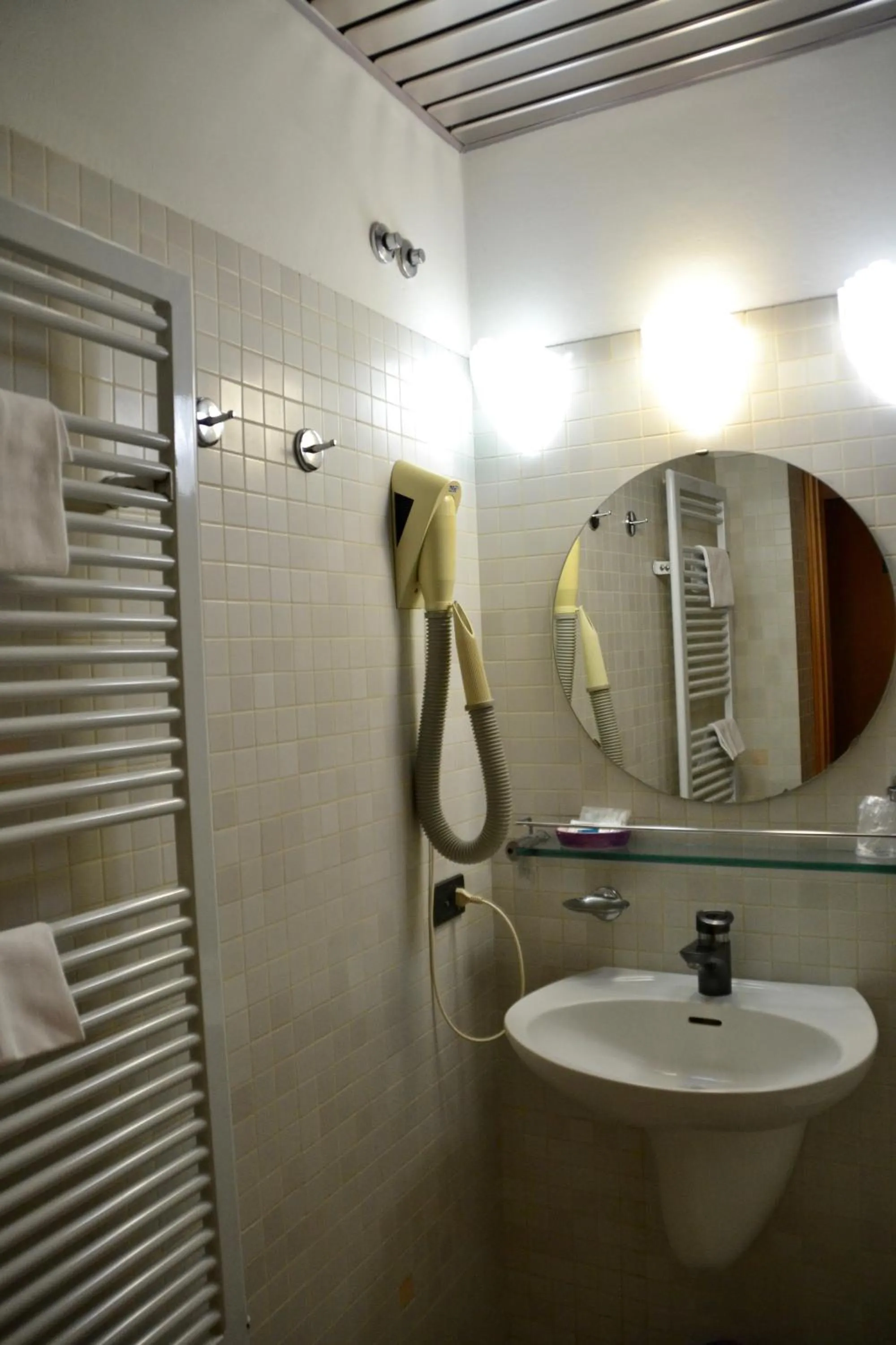 Bathroom in Hotel Italia