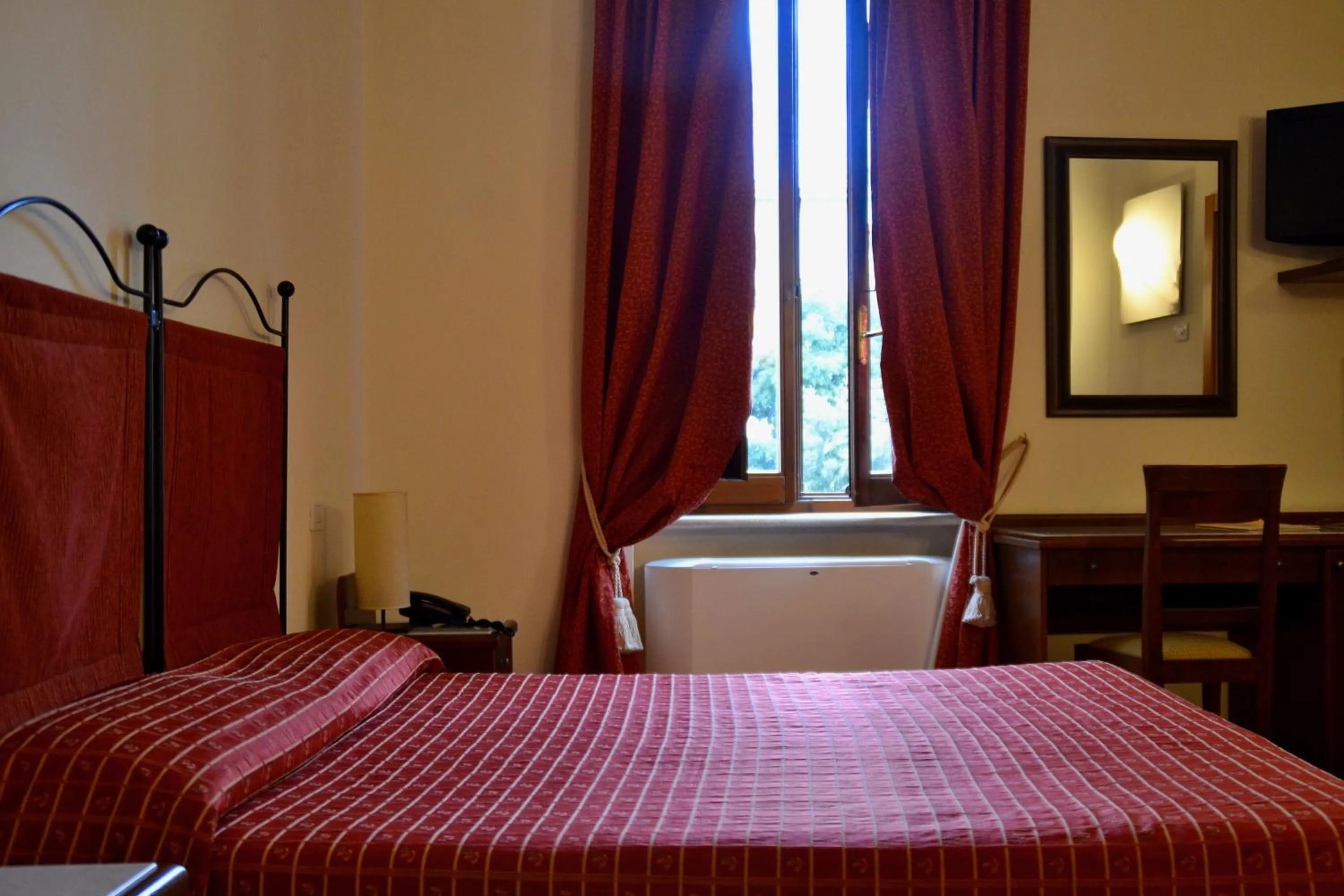 Bed in Hotel Italia