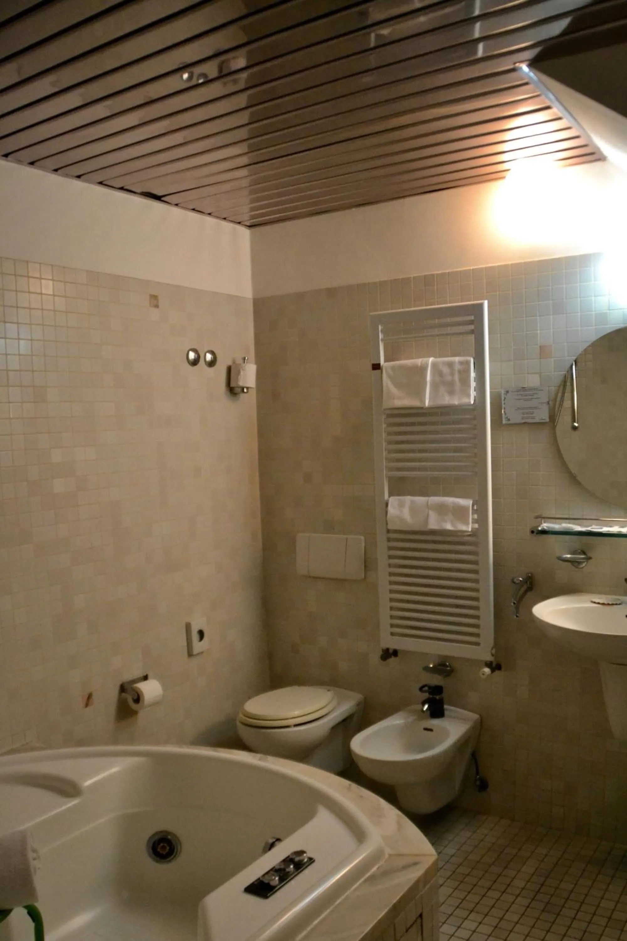 Night in Hotel Italia