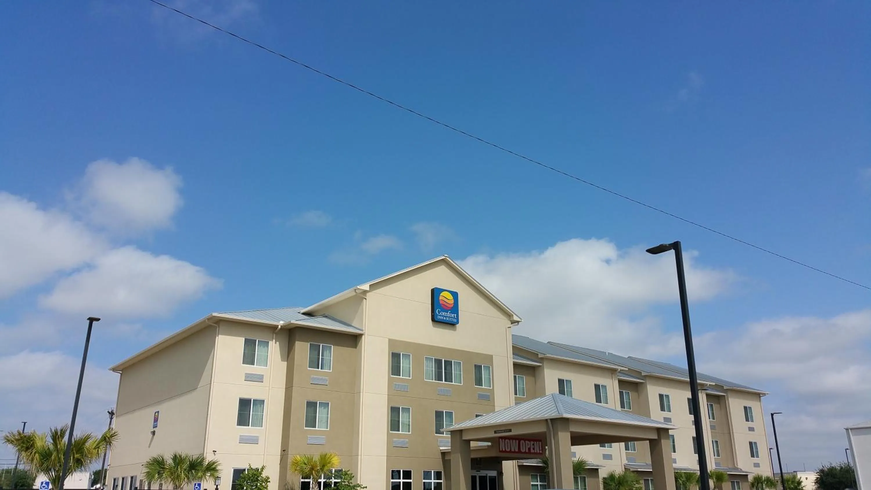 Property building in Comfort Inn & Suites Lakeside