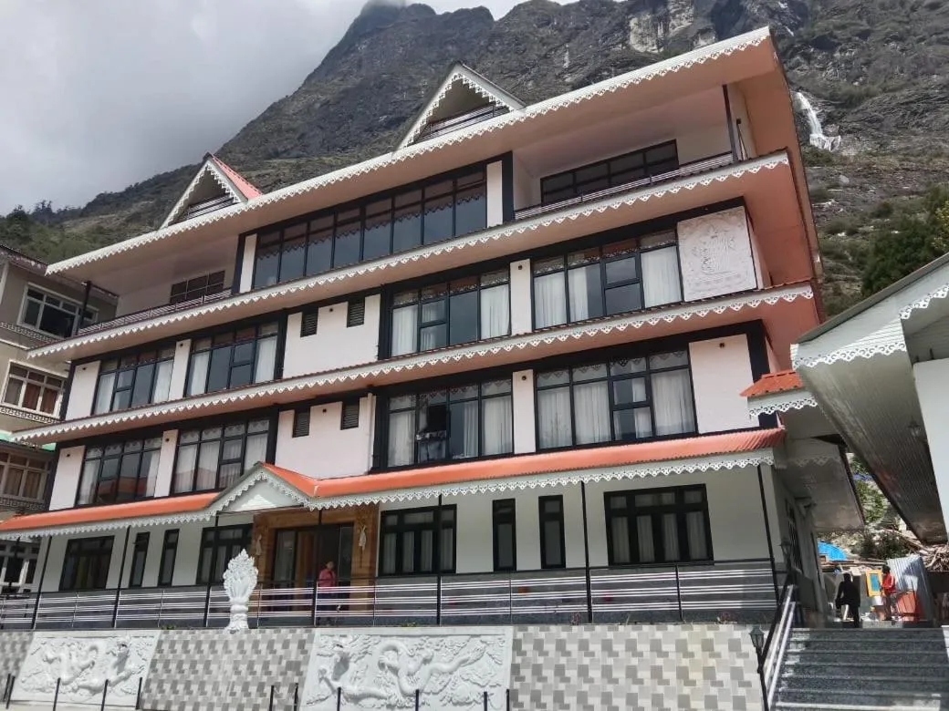 Property building in Rufina Lachung Kunga