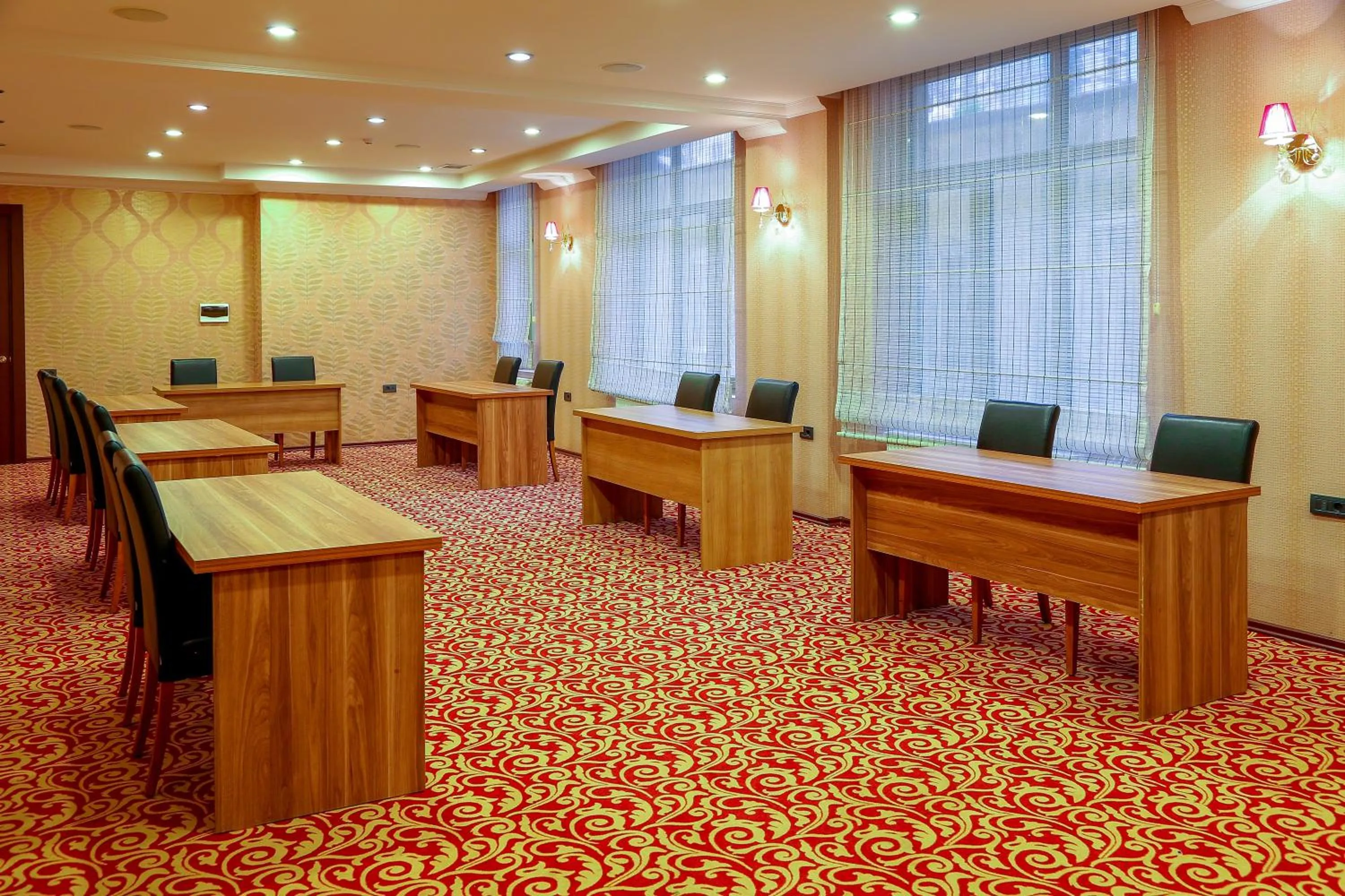 Business facilities in Central Park Baku