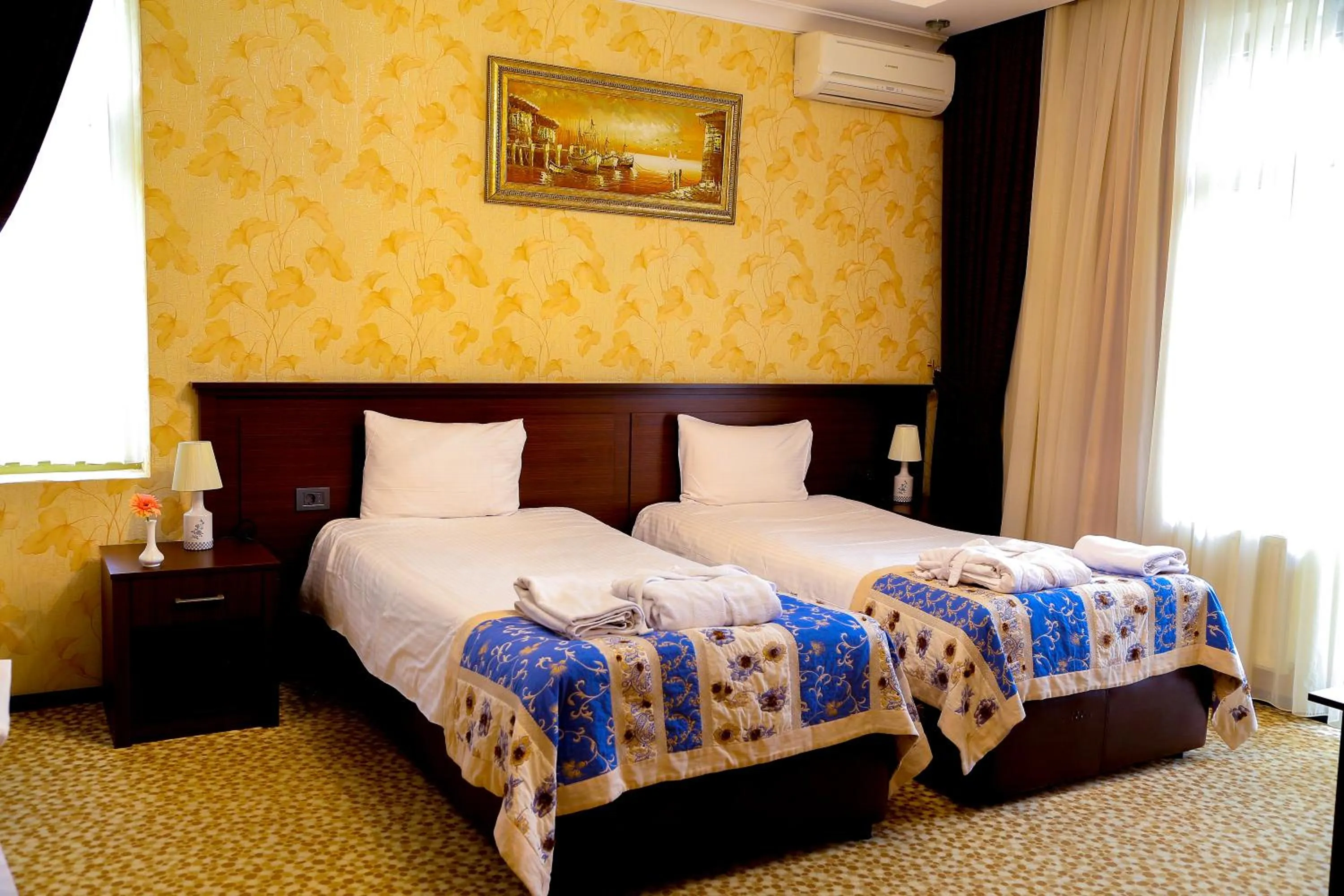 Bed in Central Park Baku