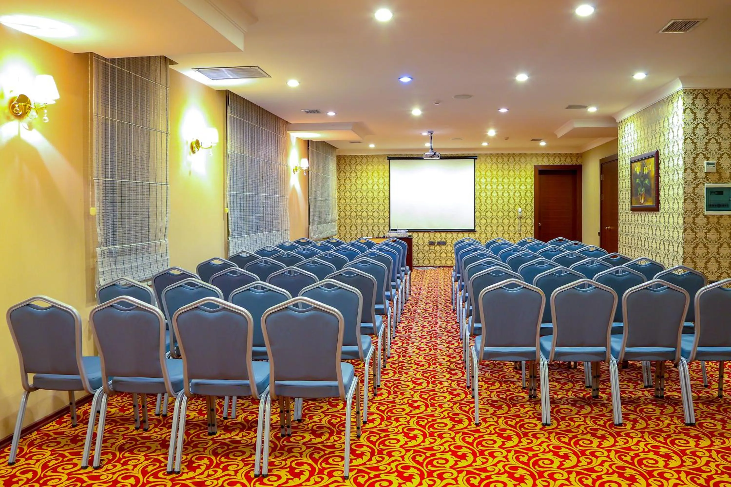 Business facilities in Central Park Baku