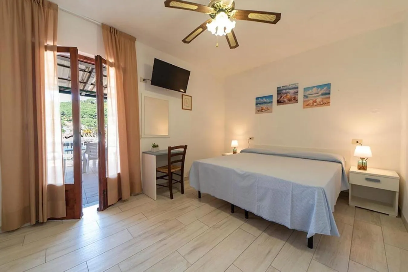 Bedroom, Bed in Appartamenti Villa Miramare