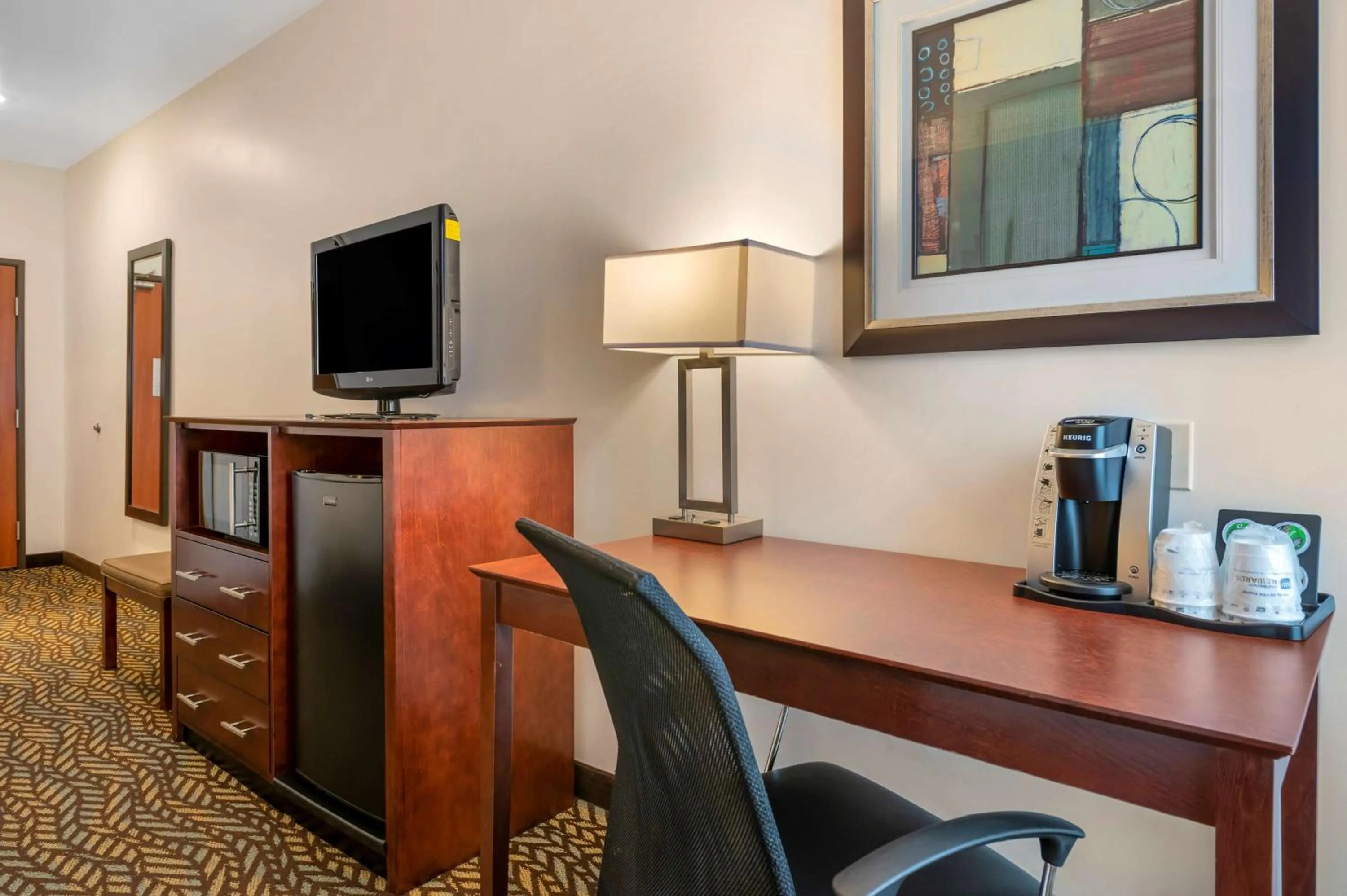 Bedroom in Best Western Plus Covered Bridge Inn
