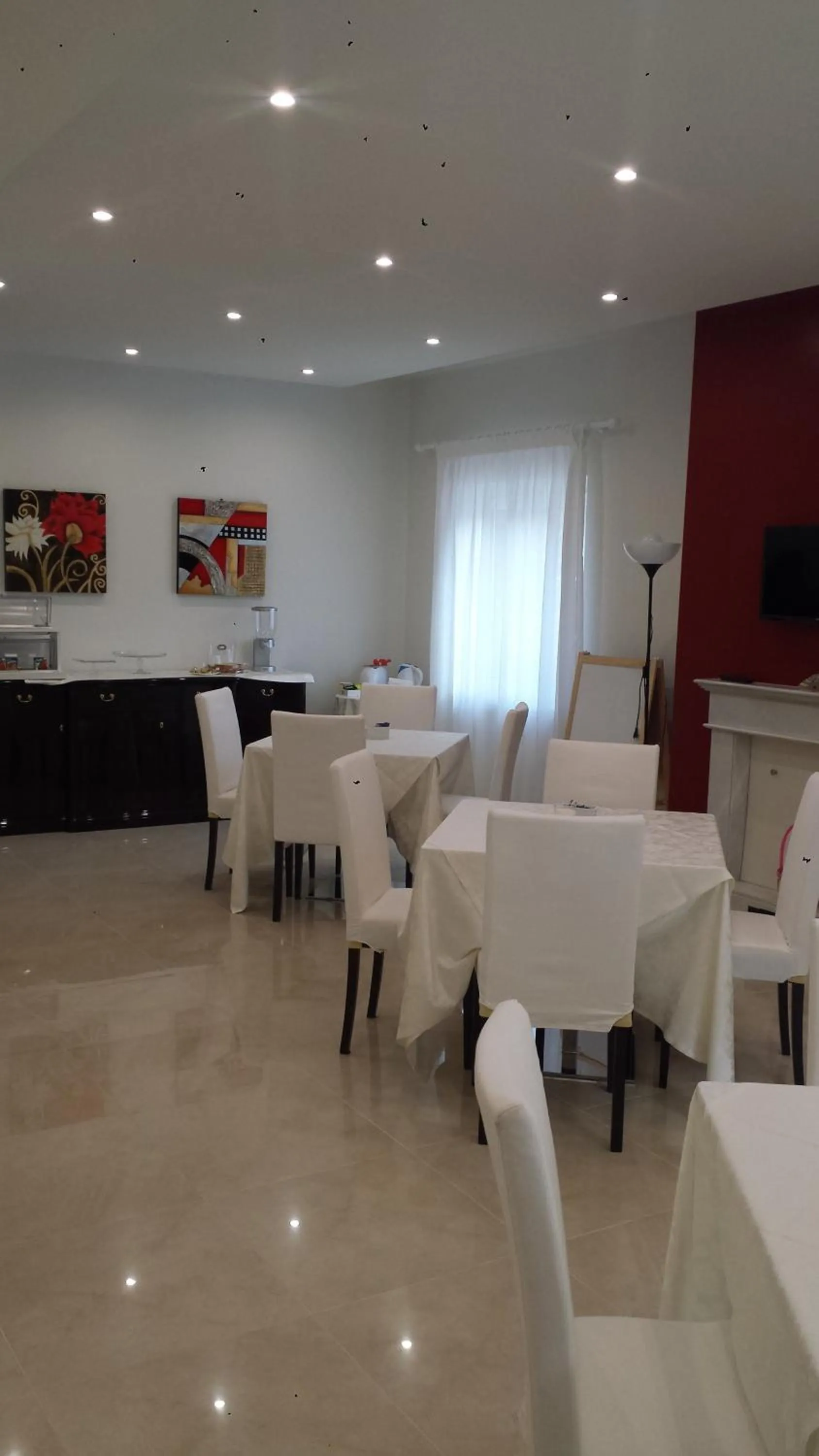 Communal lounge/ TV room in Fontana Vecchia