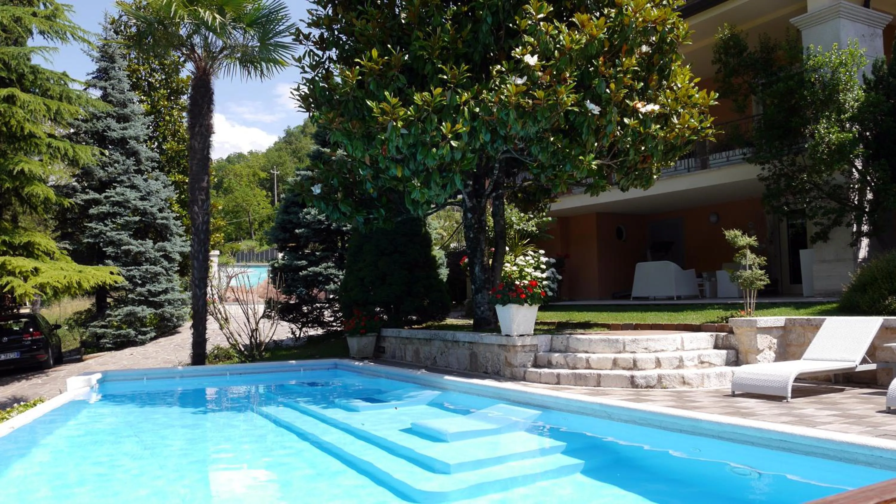 Property building in Fontana Vecchia