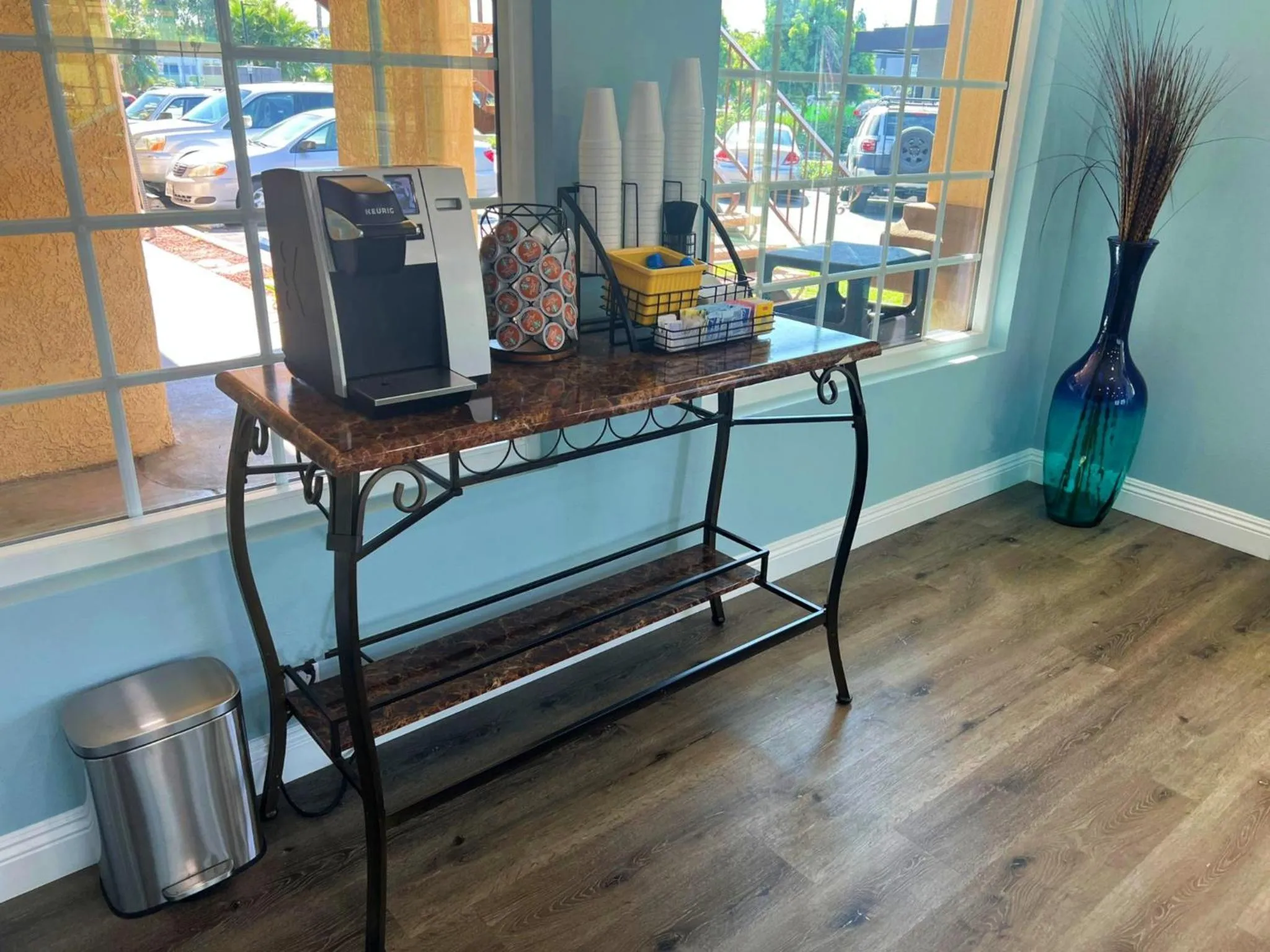 Coffee/tea facilities in Bposhtels Anaheim