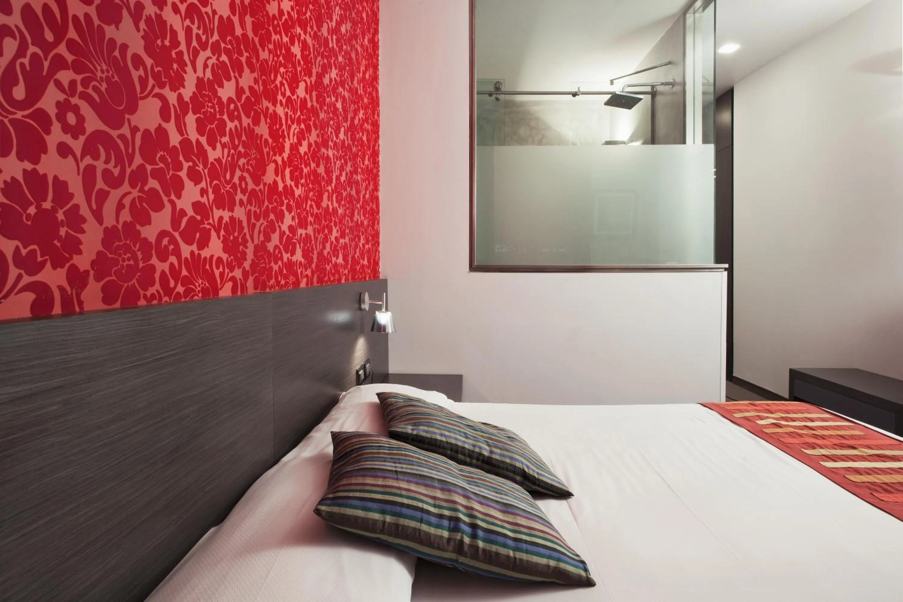 Photo of the whole room, Bed in MA Hotel