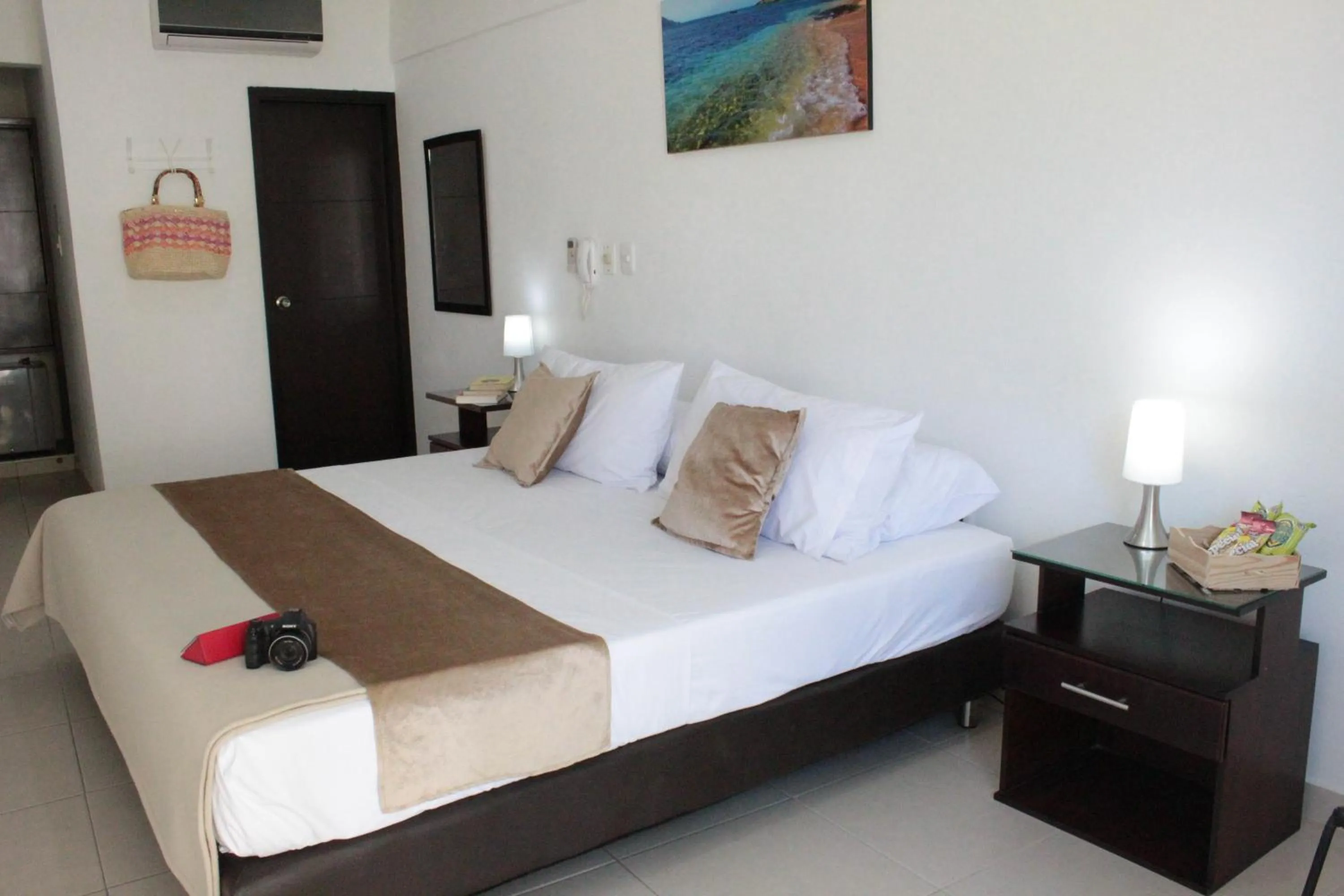 Photo of the whole room, Bed in Hotel Tucuraca by DOT Tradition