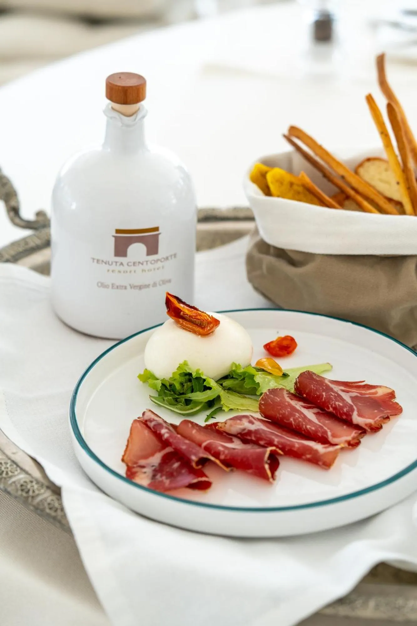 Decorative detail in Tenuta Centoporte