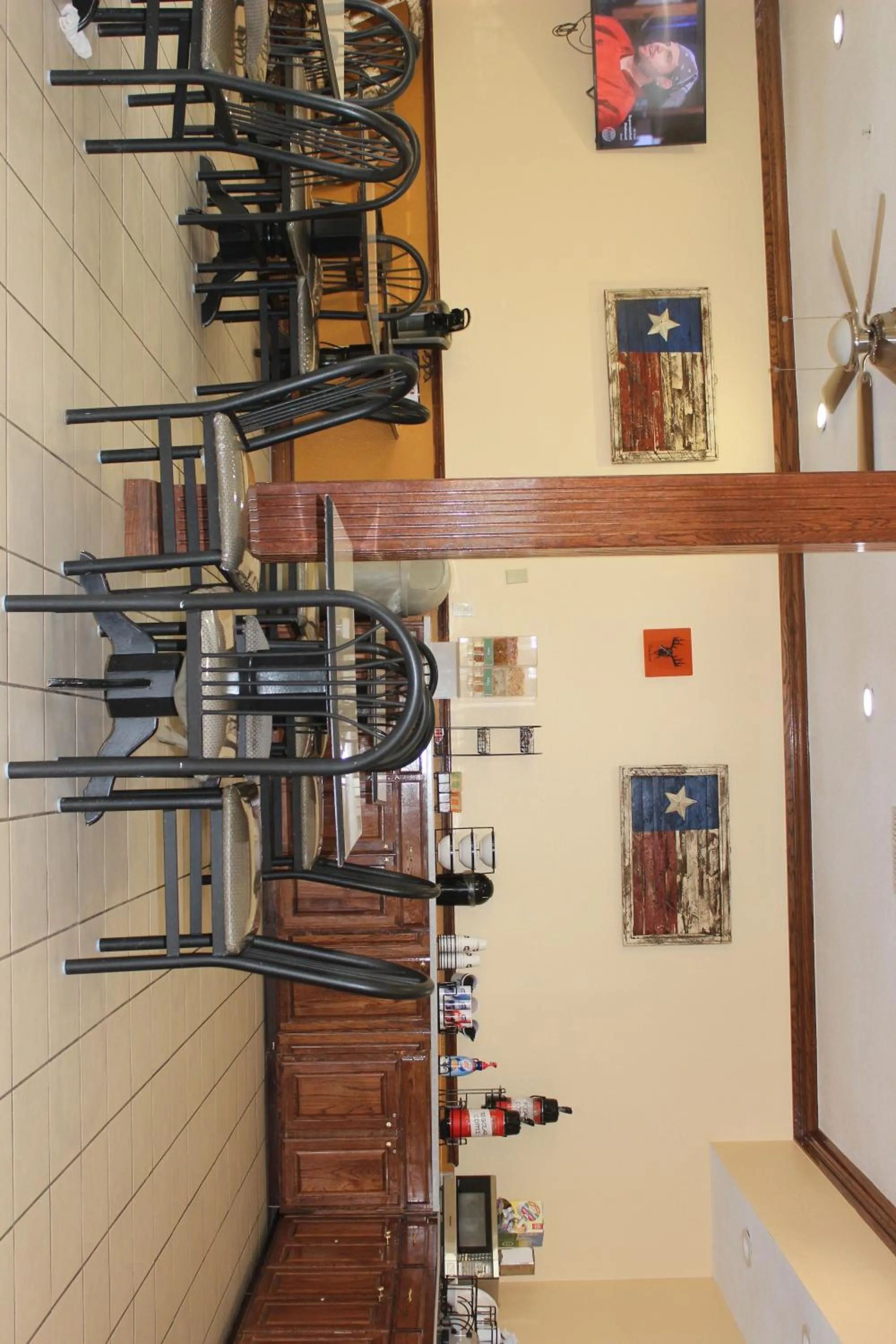 Dining area in Truckerz Inn