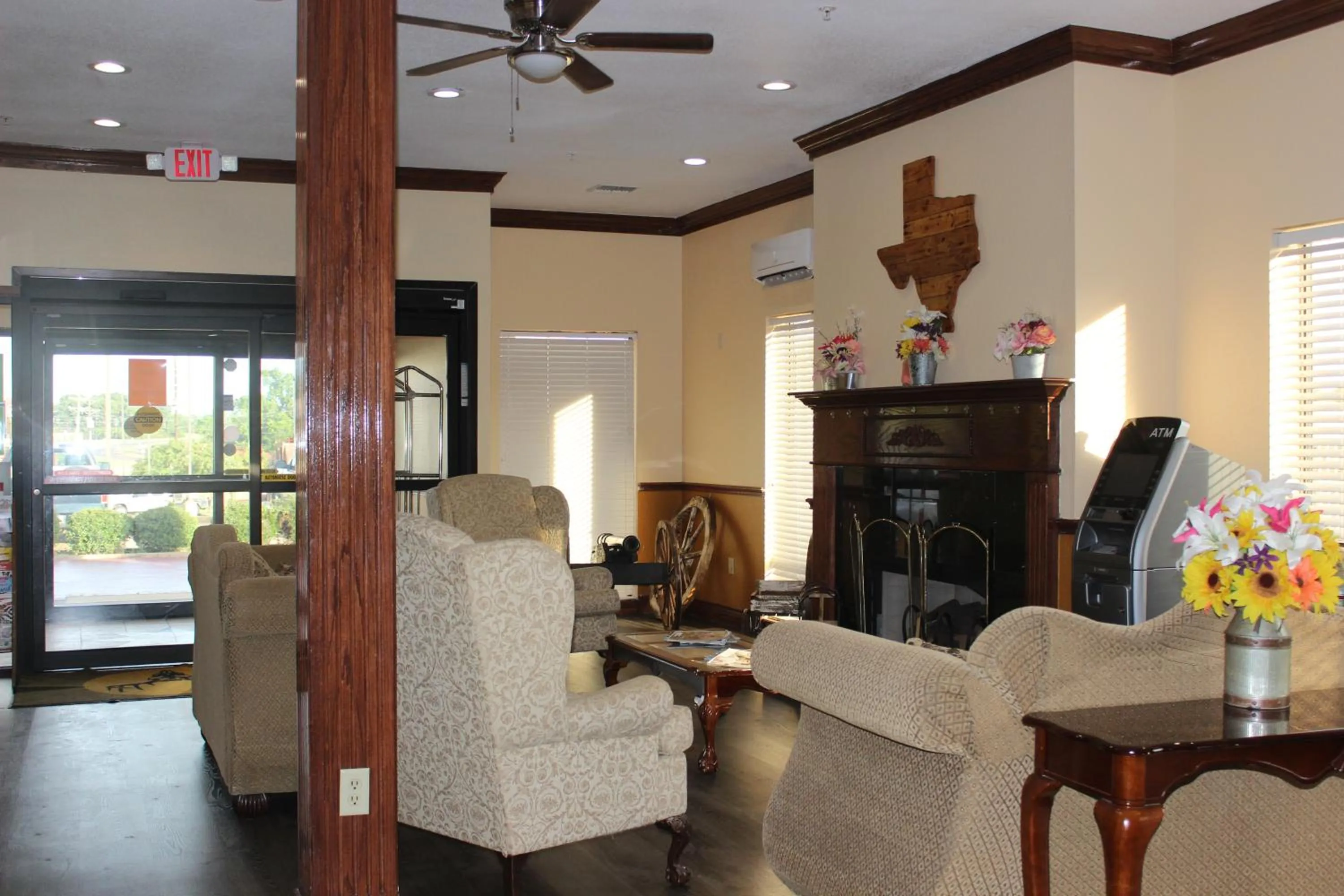 Communal lounge/ TV room in Truckerz Inn