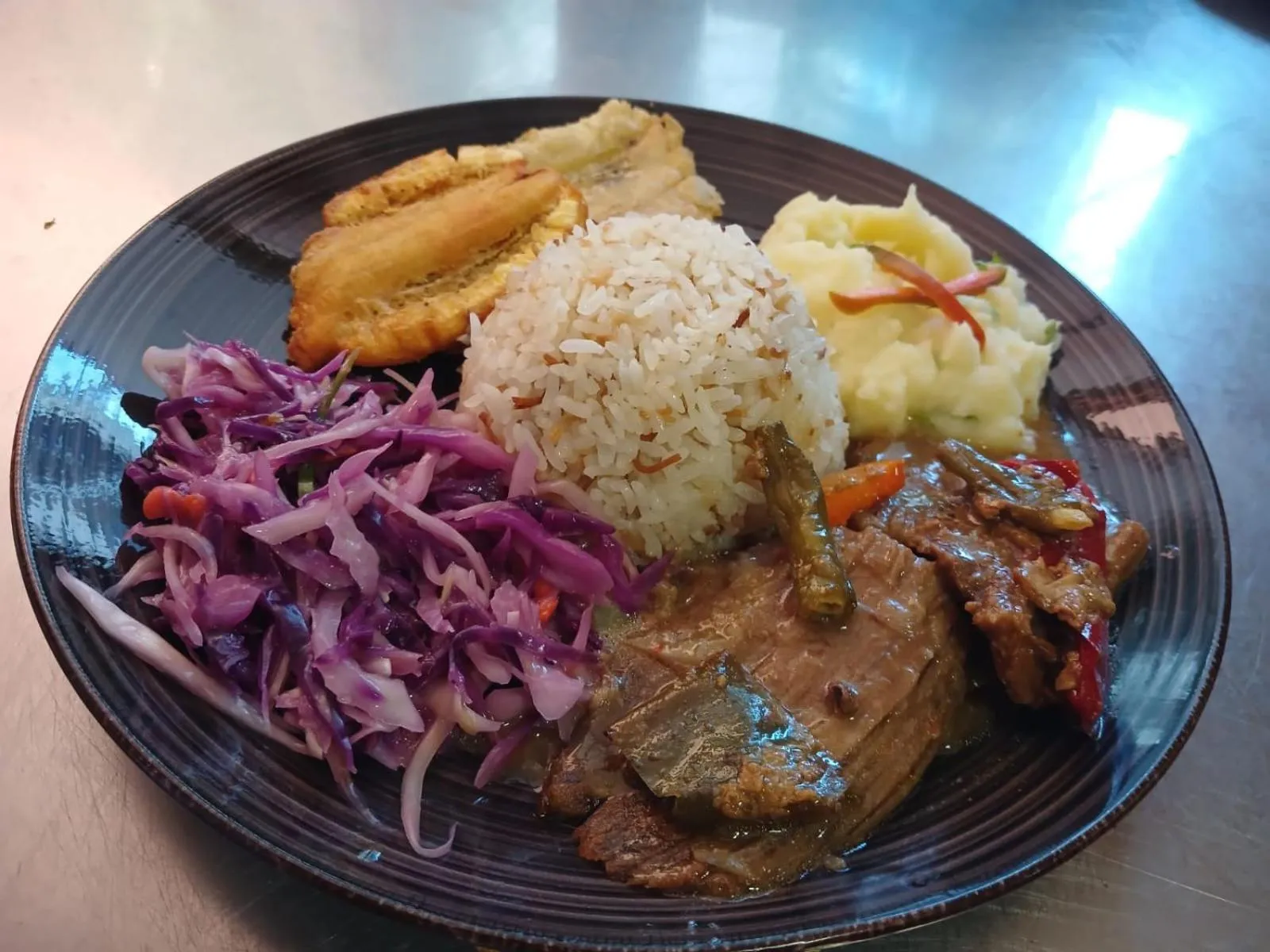 Restaurant/places to eat in Hotel Bahia Plaza