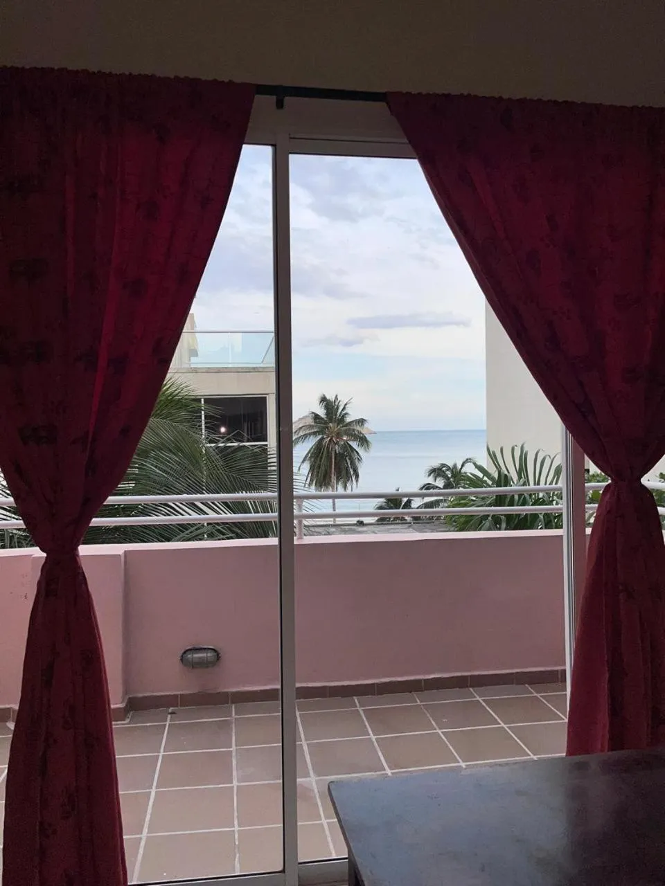 Patio in Hotel Bahia Plaza