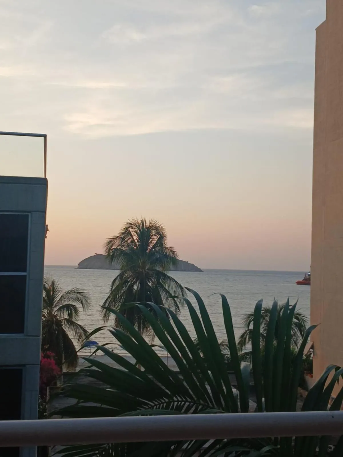 Day in Hotel Bahia Plaza