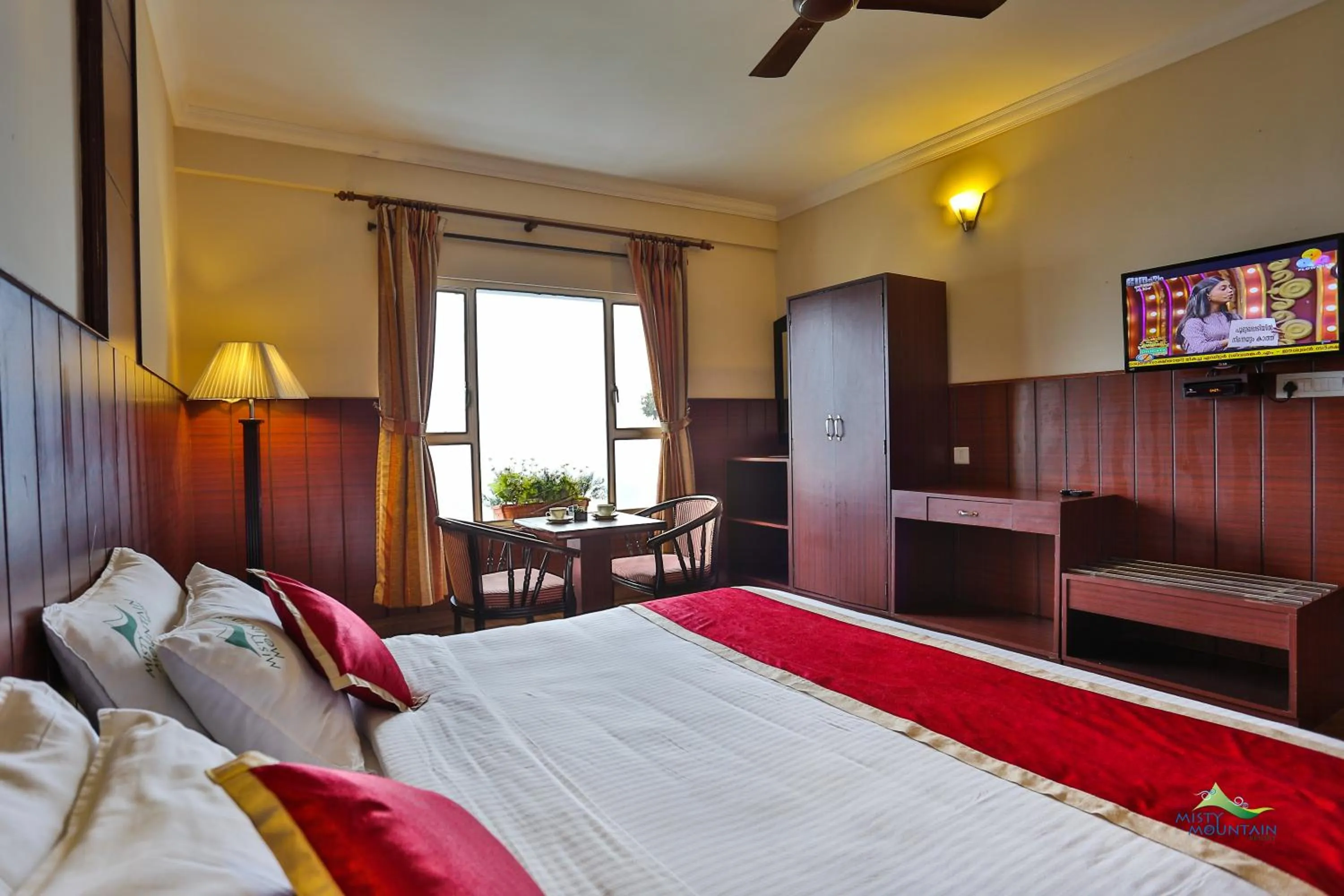 Communal lounge/ TV room in Misty Mountain Resort