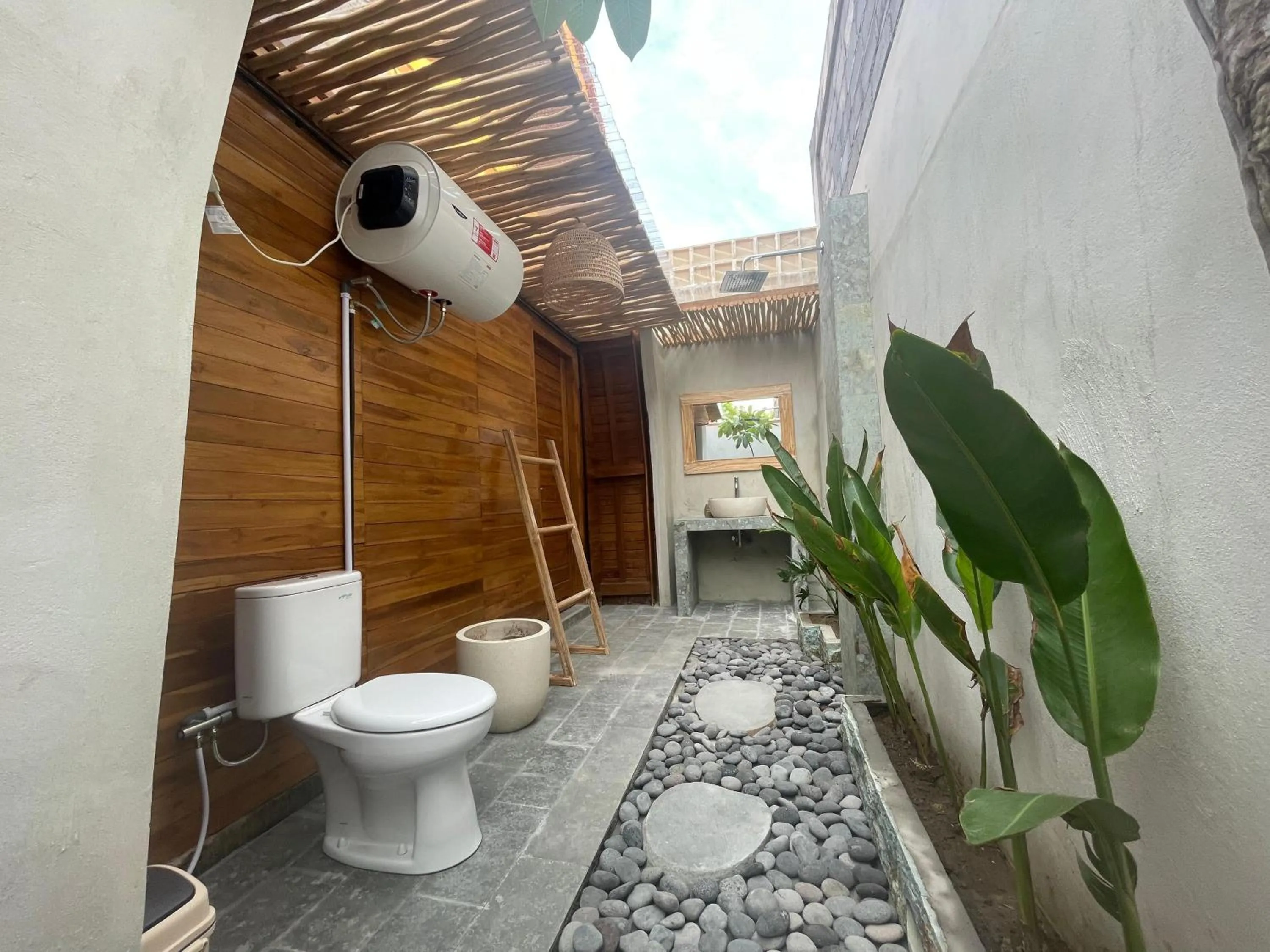 Toilet in Innora Jungle Resort And Spa