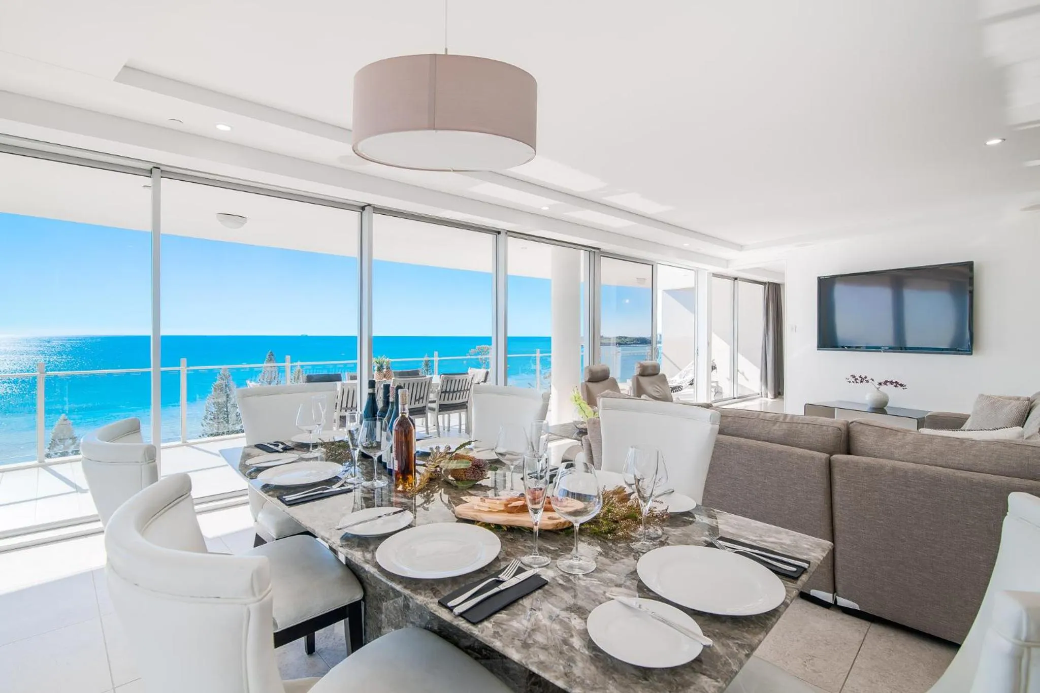 Dining area in Sea Pearl A1 Beach Resort