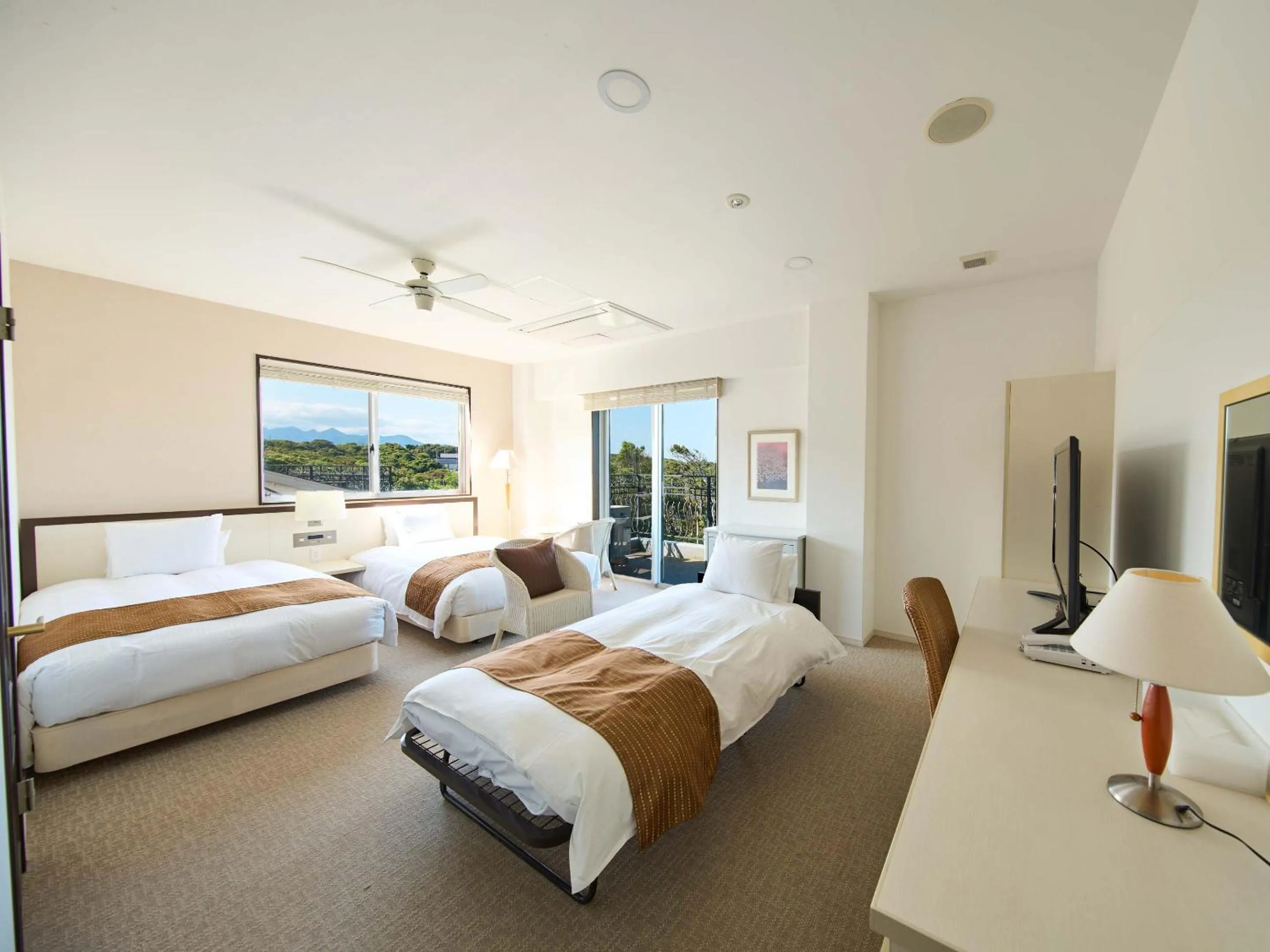 Photo of the whole room, Bed in Hotel Holistic Resort Wakayama
