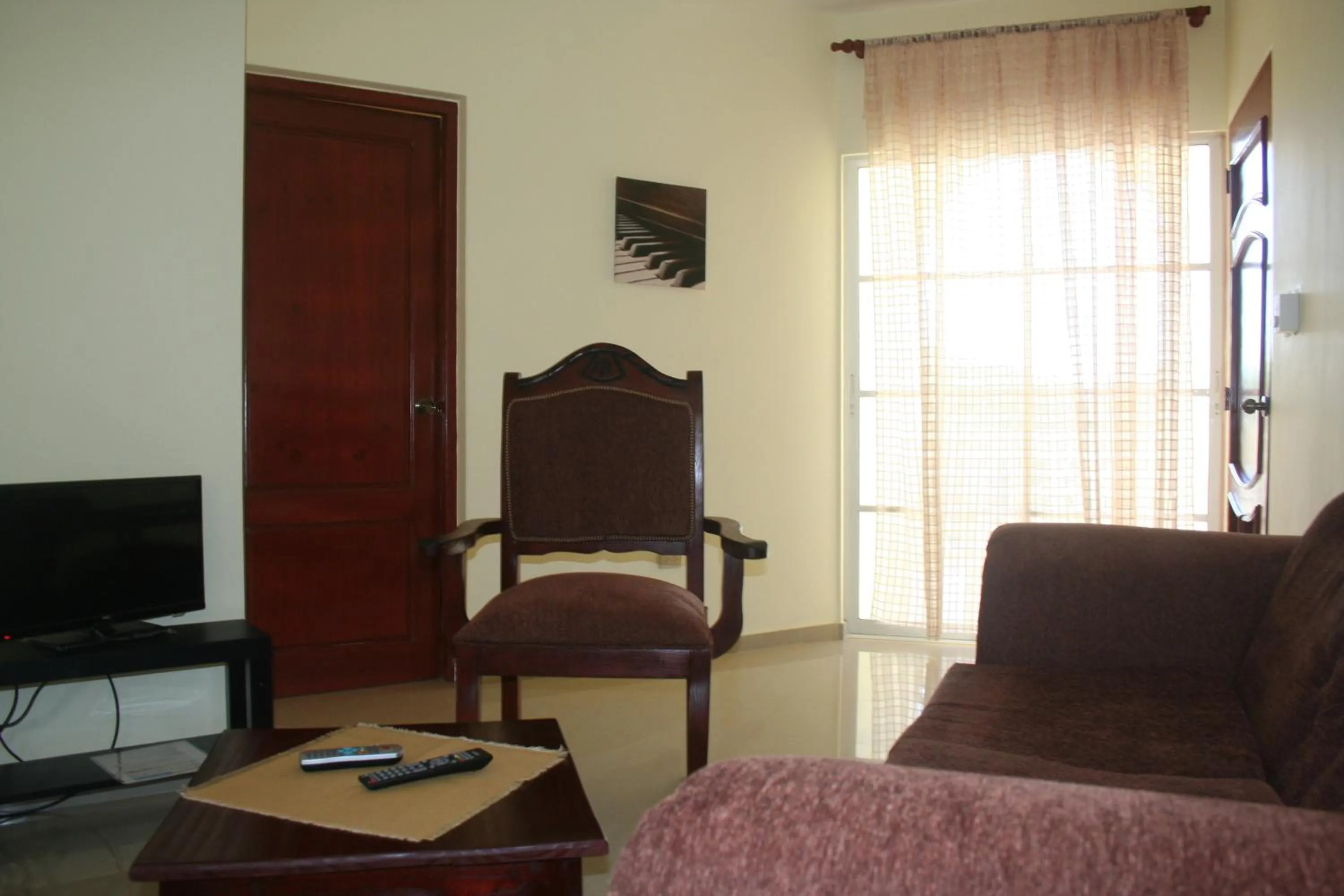 One-Bedroom Apartment with Air Conditioning in Costambar