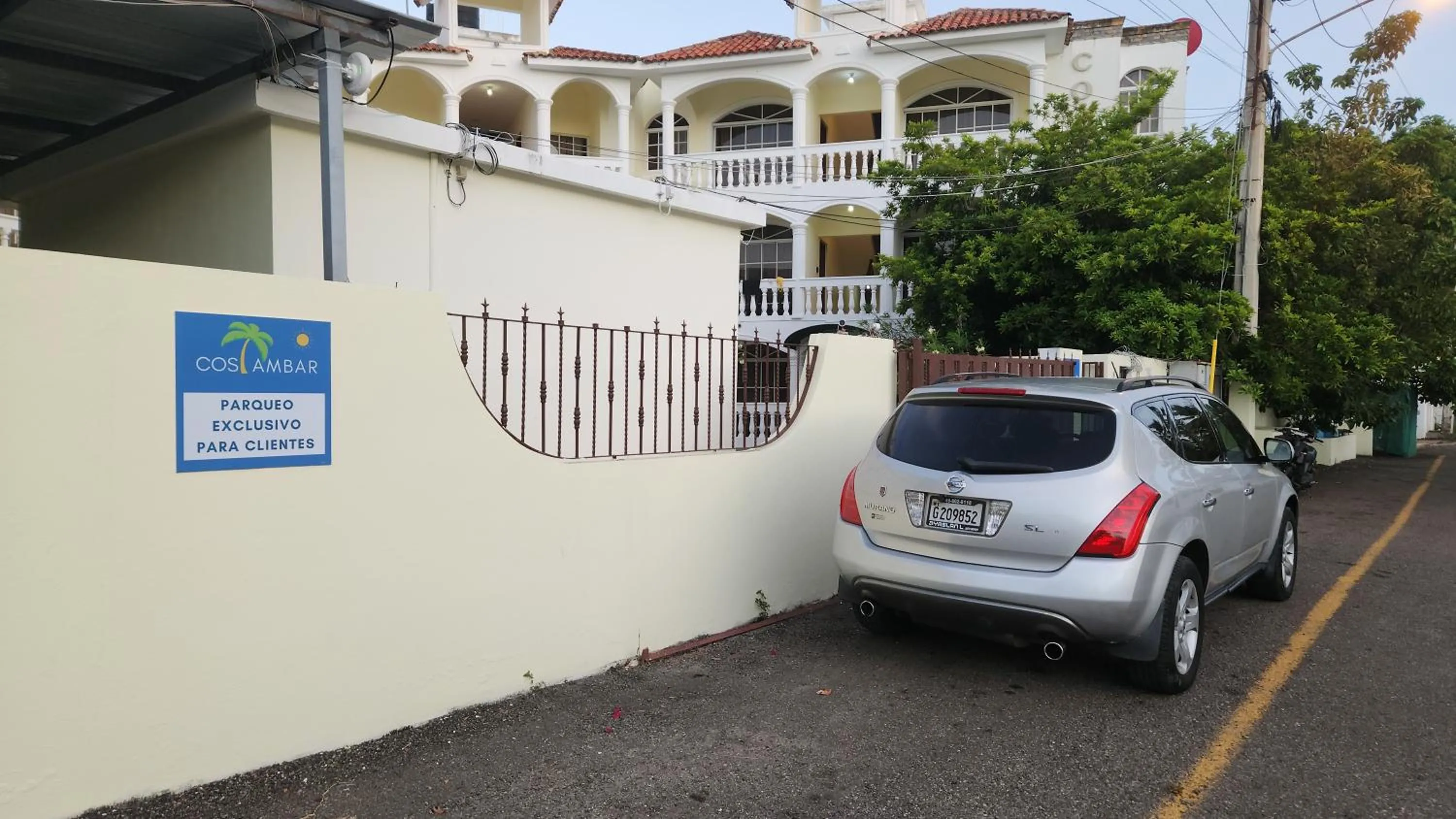 Parking in Costambar