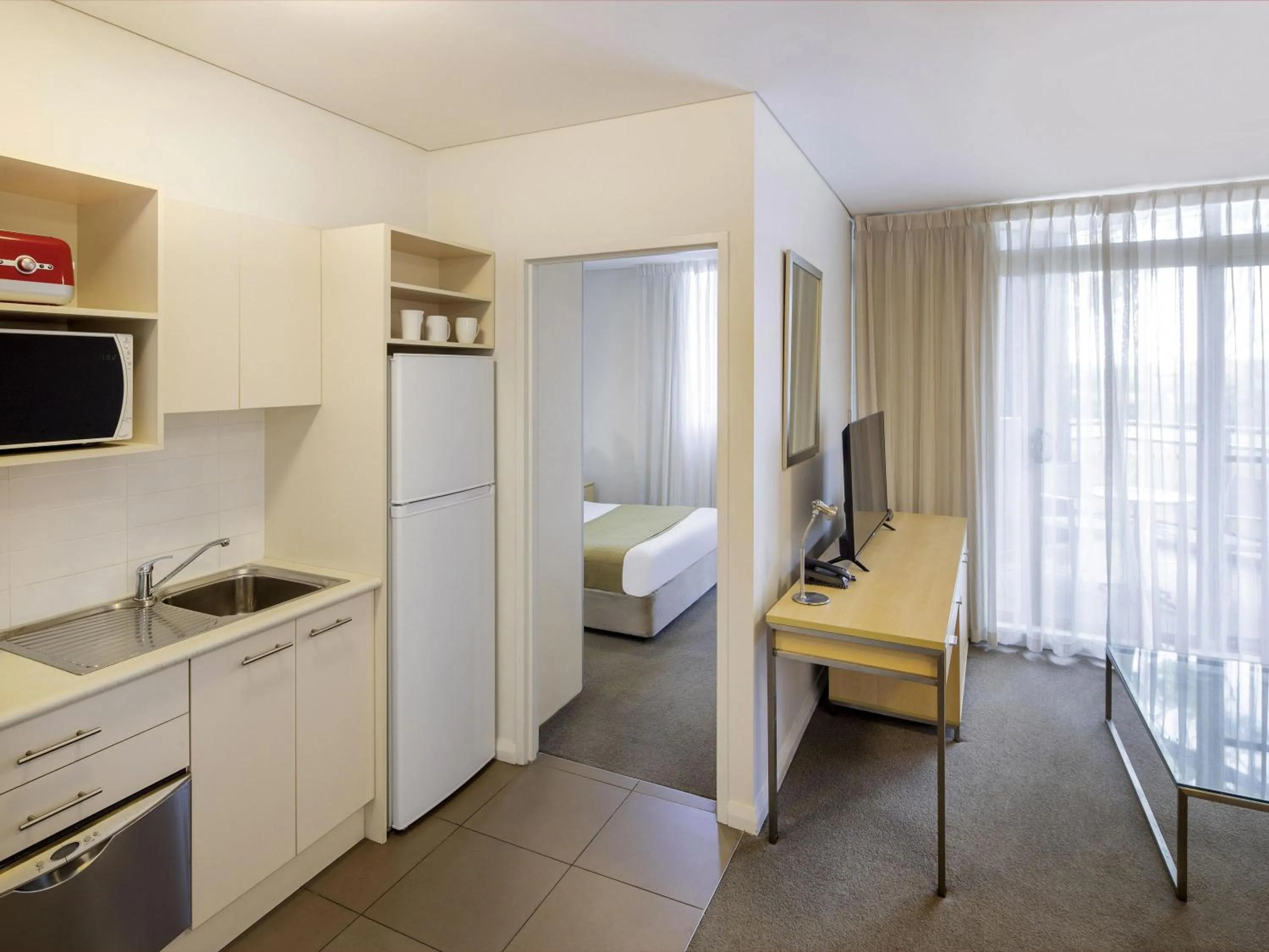 Bedroom, Bed in Mantra Castle Hill Sydney, an Accor Hotel