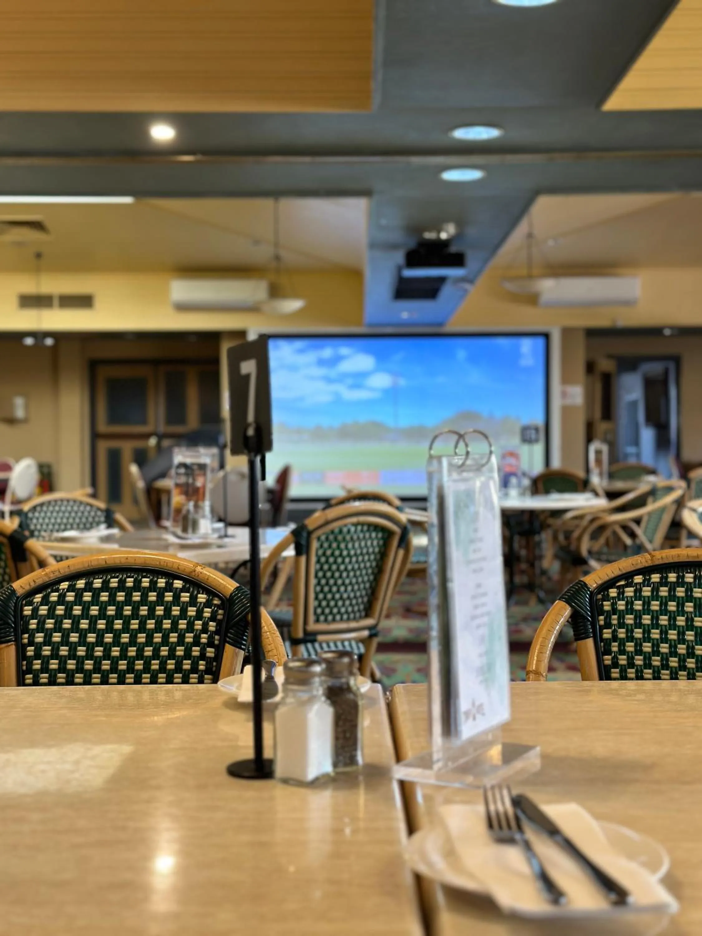 Restaurant/places to eat in The Tower Hotel