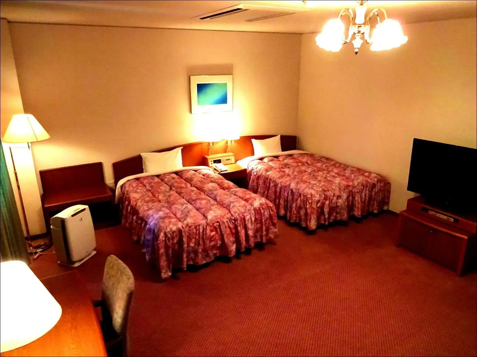 Photo of the whole room, Bed in Shingu UI Hotel