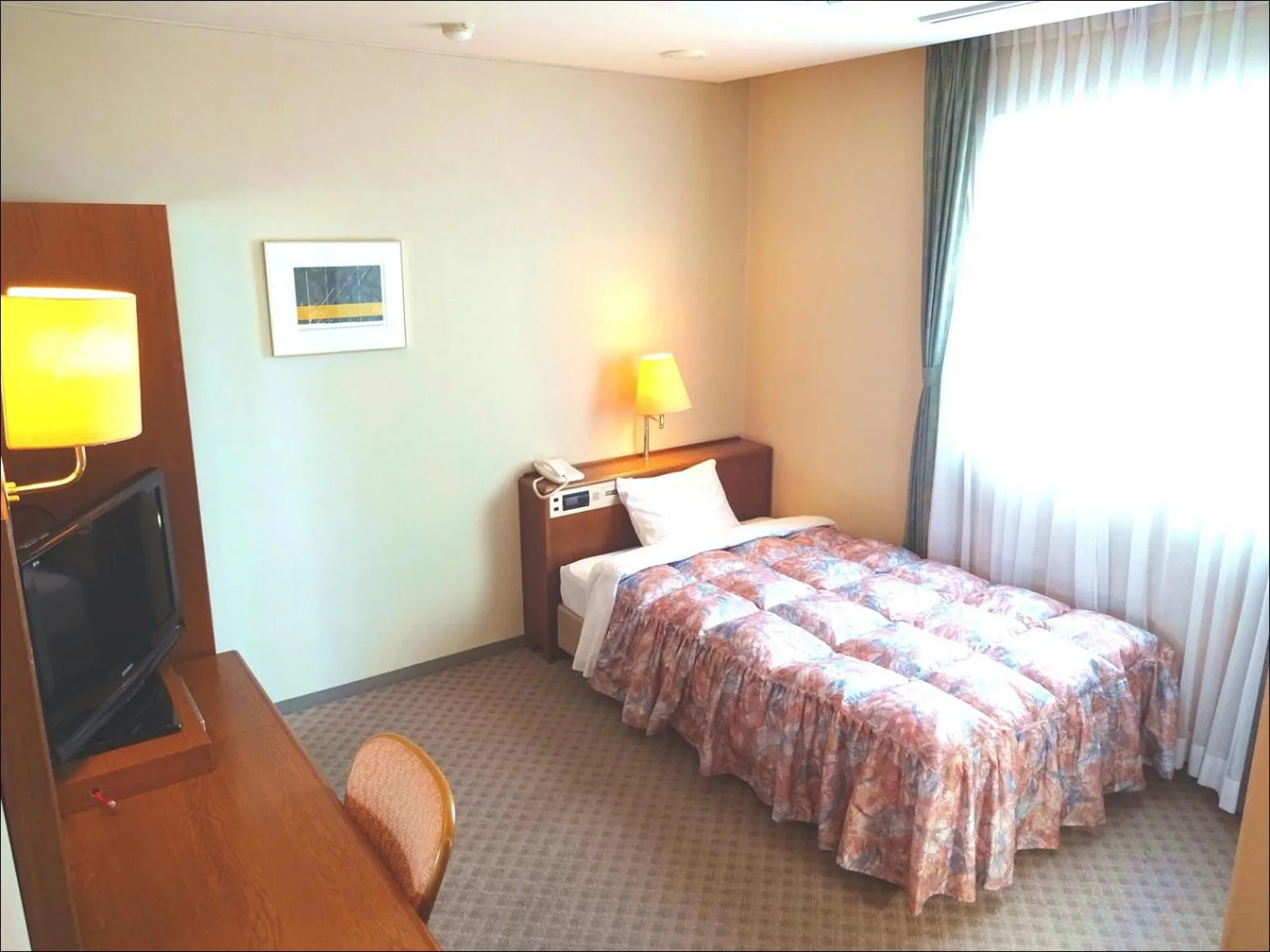Photo of the whole room, Bed in Shingu UI Hotel