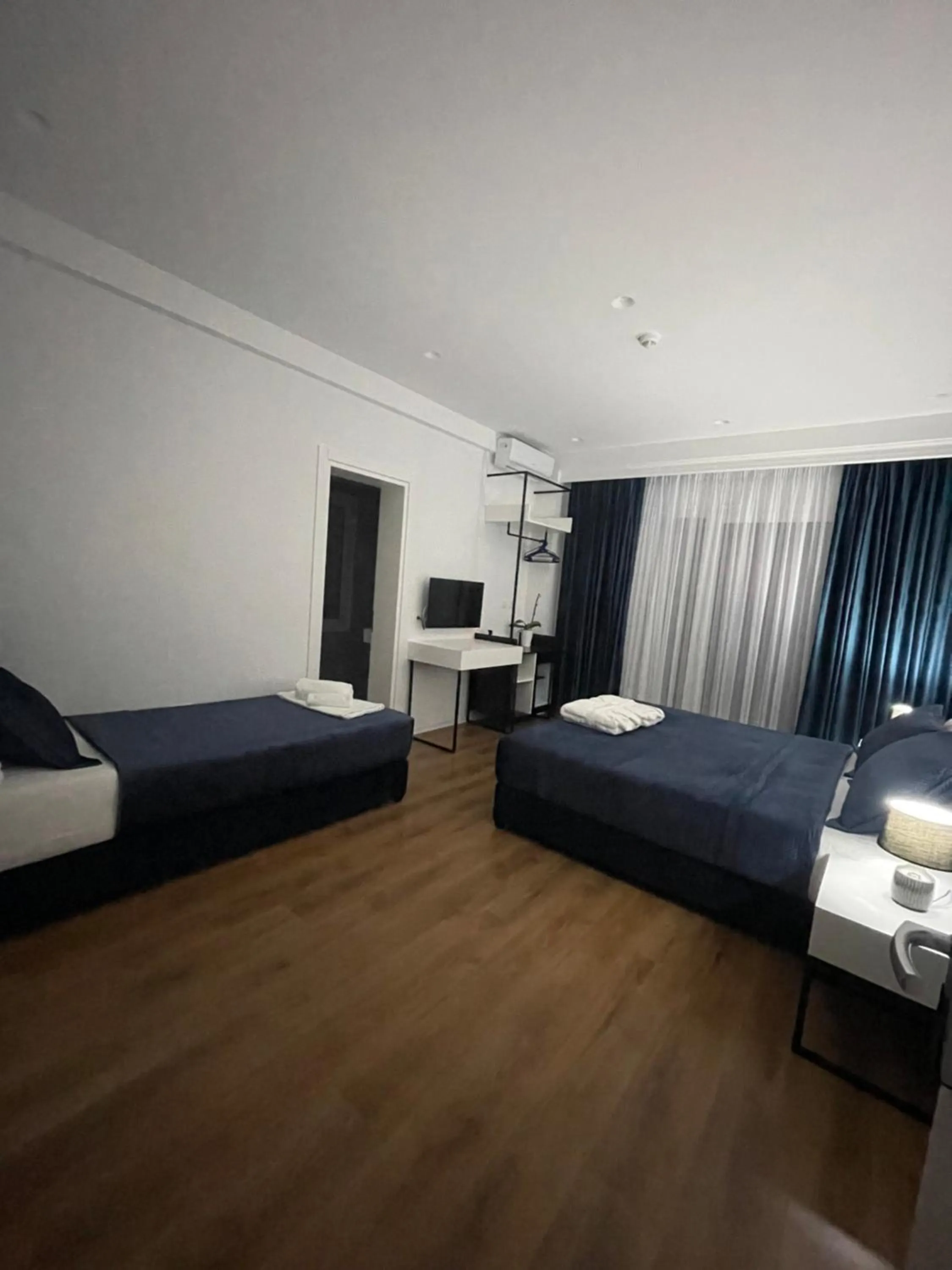 Bed in SEA & LAKE VIEW VILLA