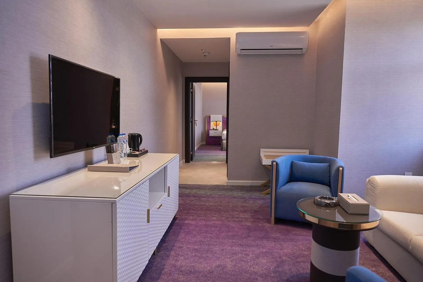 TV and multimedia in Marvelous Hotel