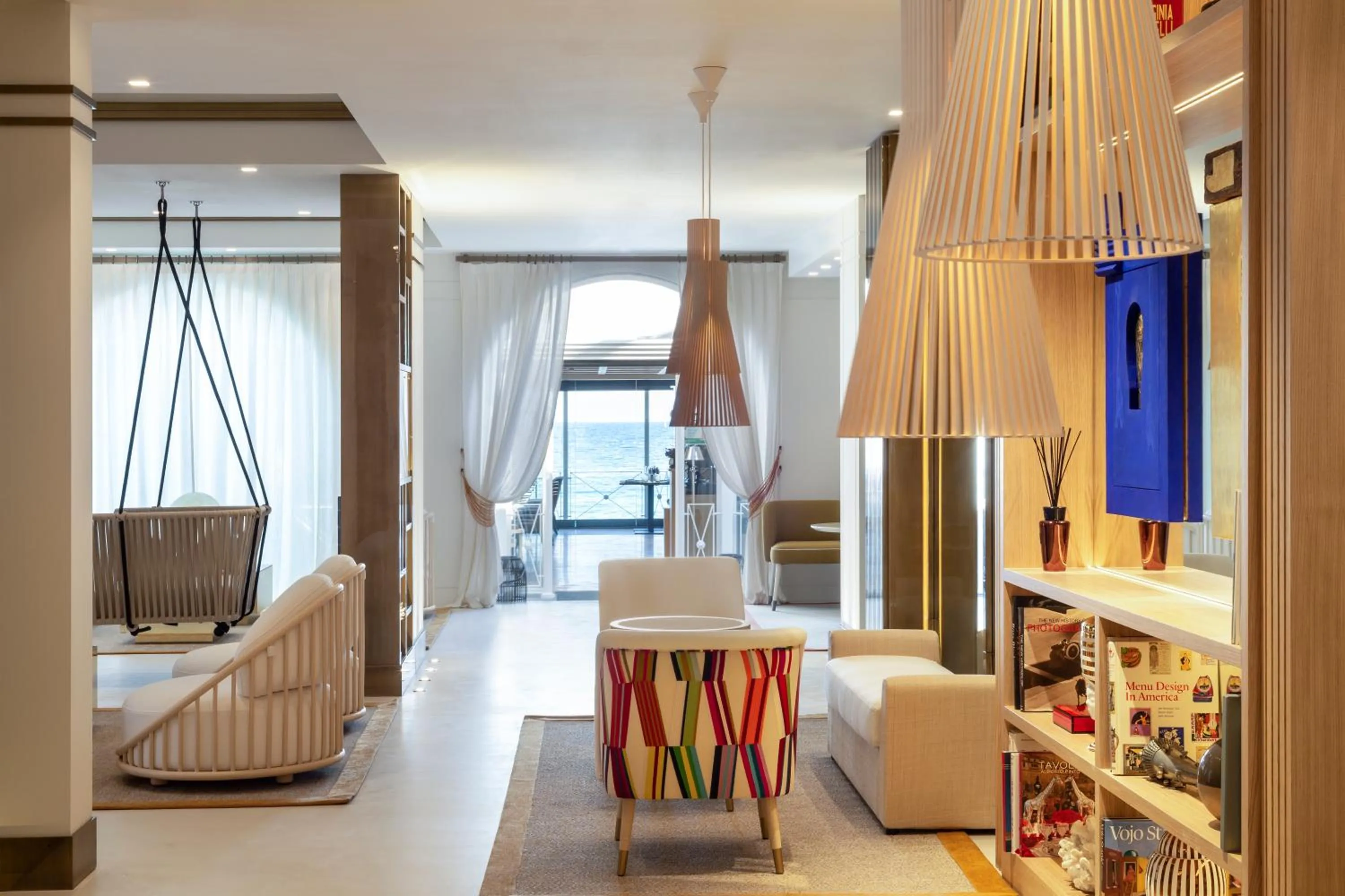 Seating area in Eight Hotel Paraggi