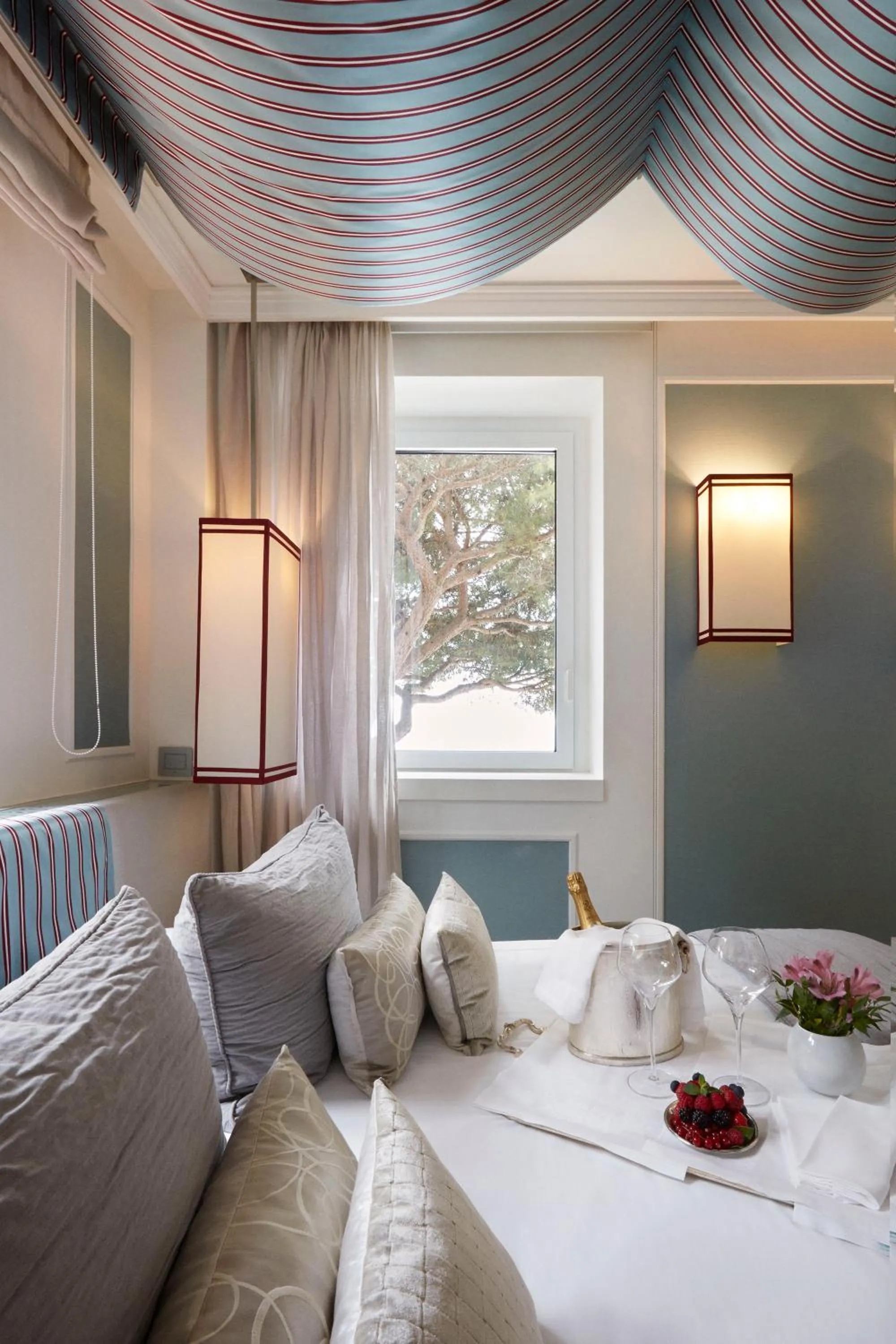 Photo of the whole room, Bed in Eight Hotel Paraggi