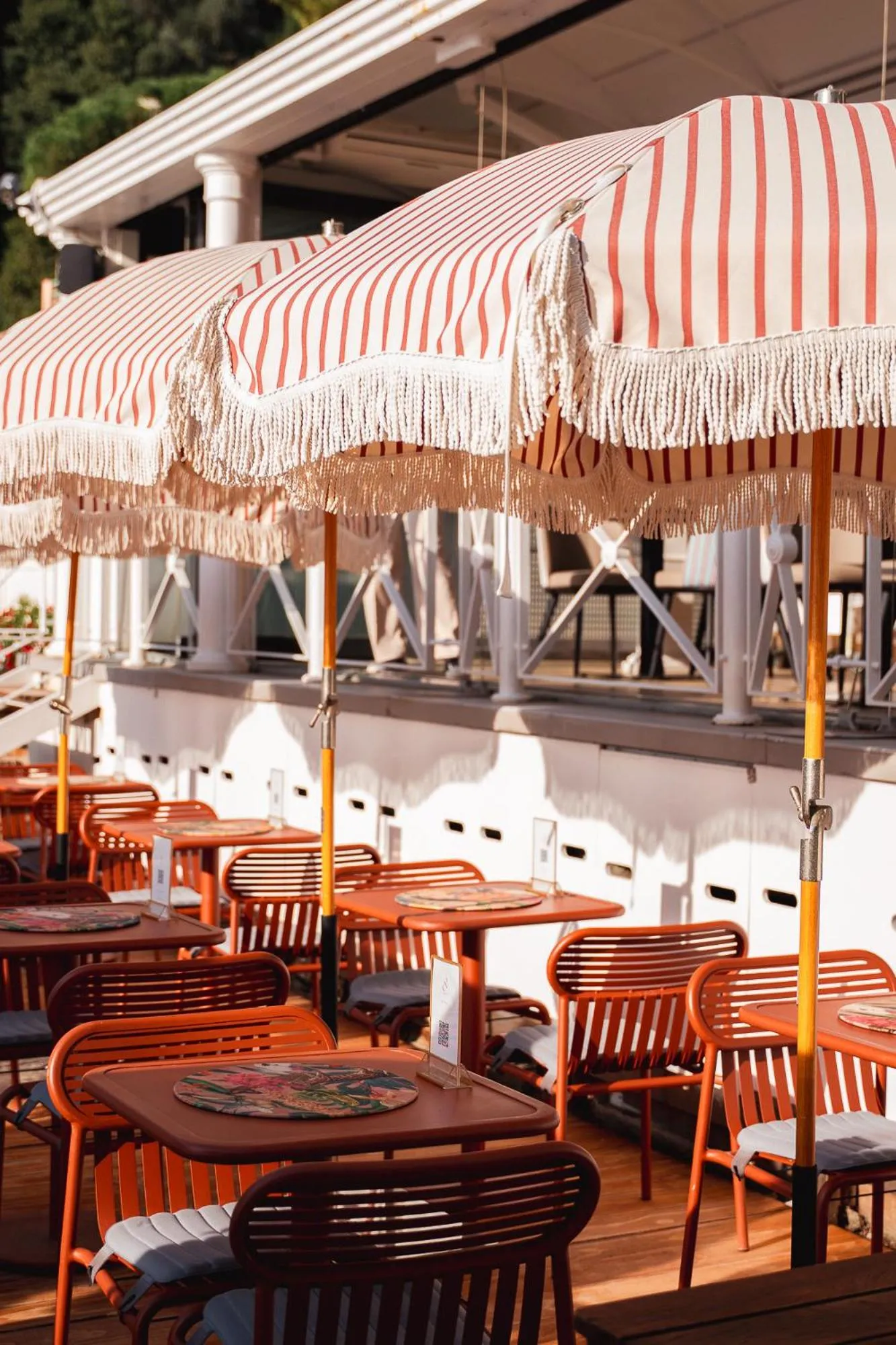 Restaurant/places to eat in Eight Hotel Paraggi