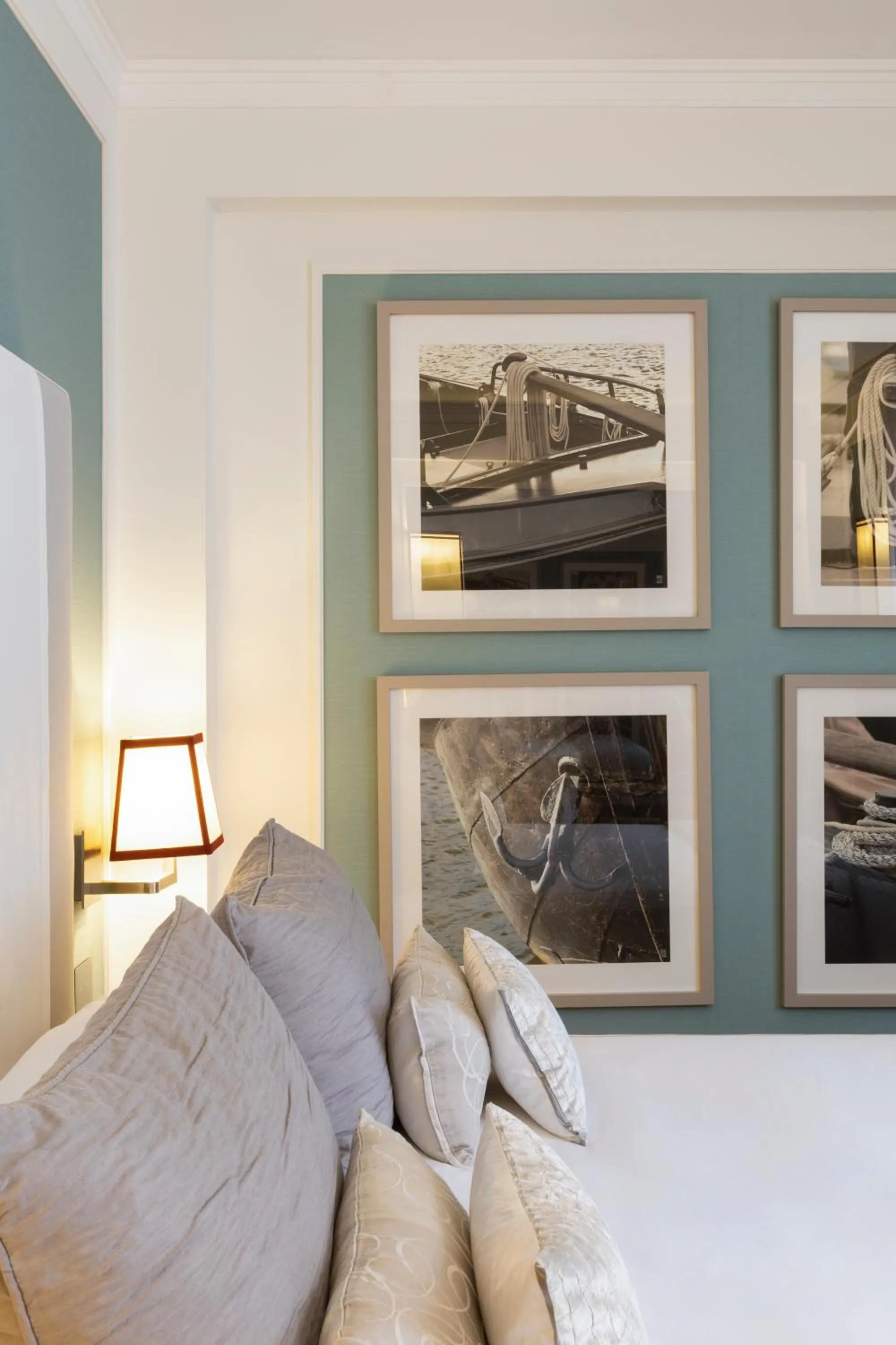 Bed in Eight Hotel Paraggi