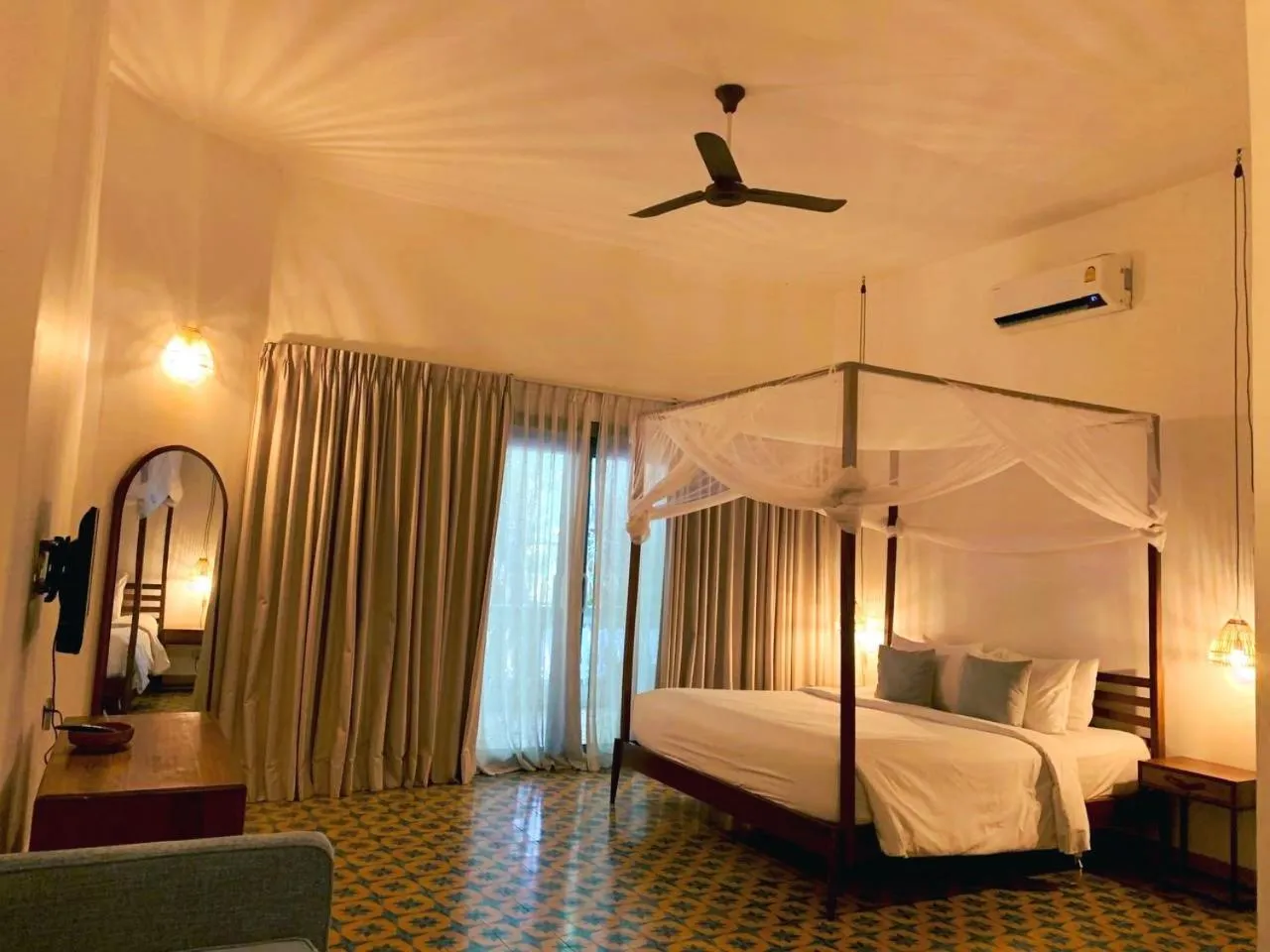 Bedroom, Bed in Jungle Addition