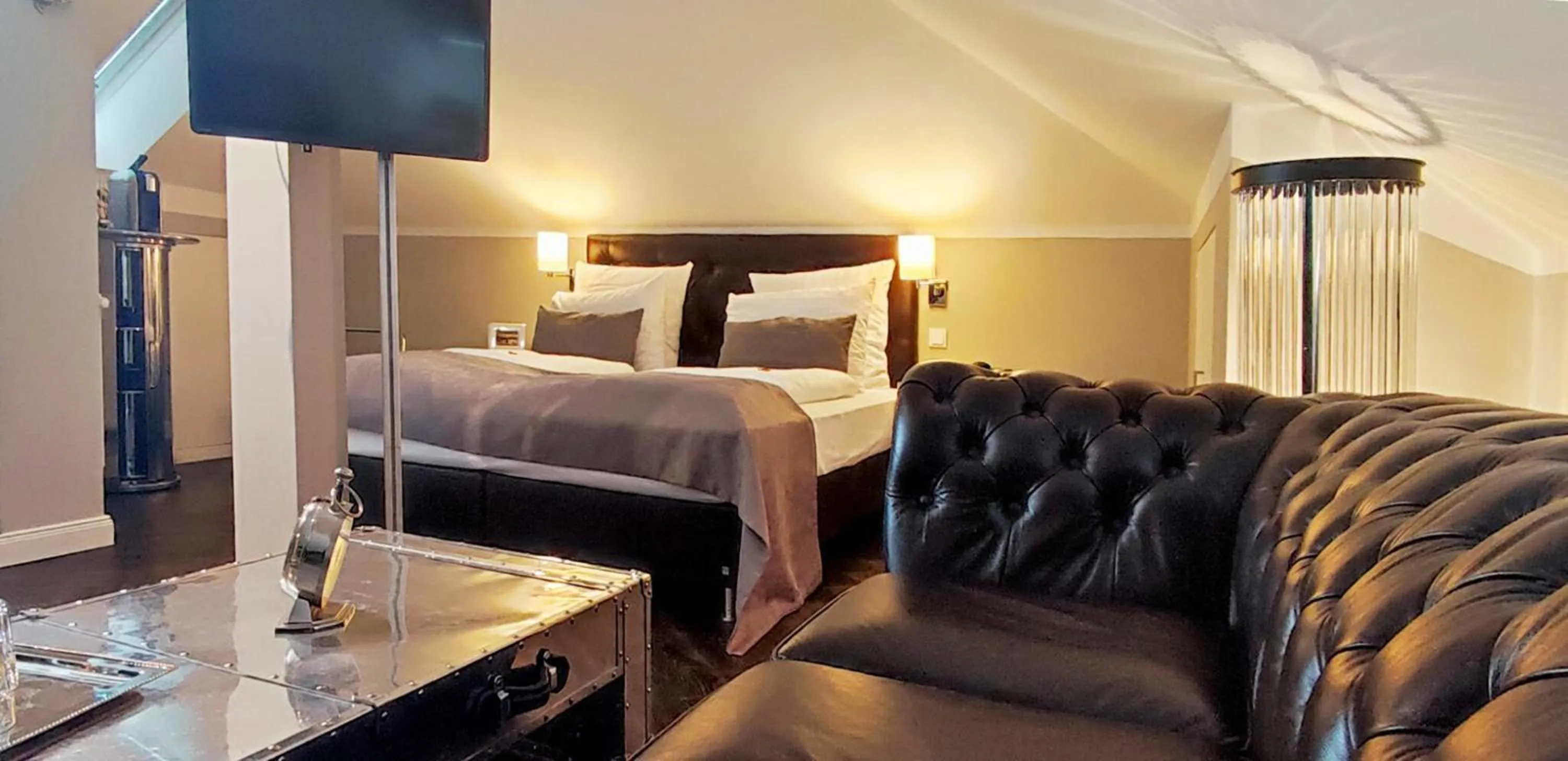 Photo of the whole room, Bed in Villahotel Rheinblick