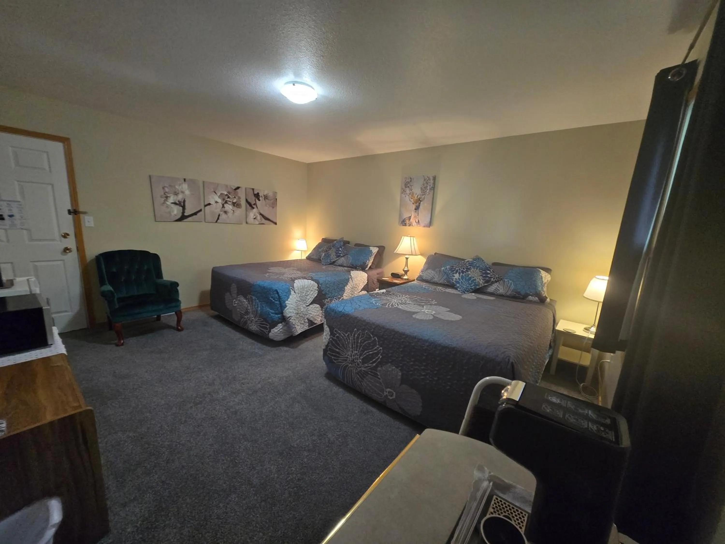 Bed in NEWCASTLE COUNTRY INN