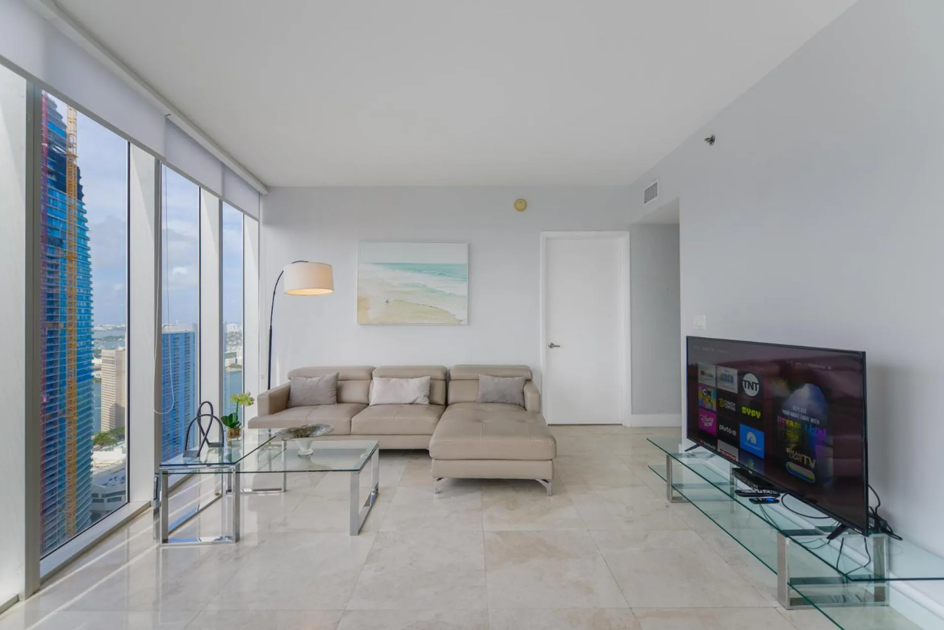 Communal lounge/ TV room in Wonderful 2/2 Condo at Icon Brickell With Pool