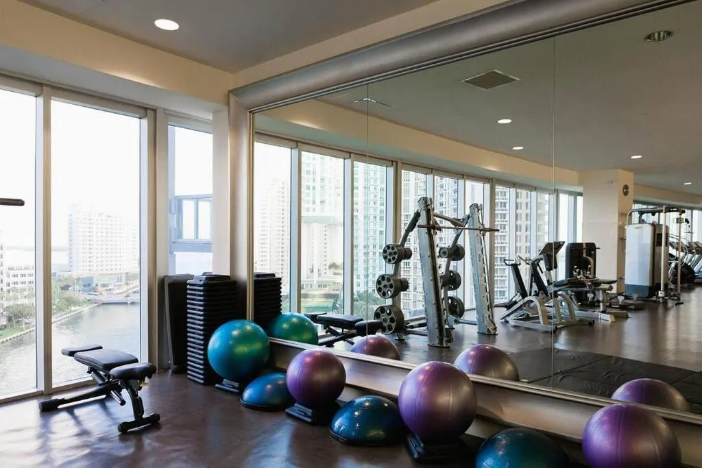Fitness centre/facilities in Wonderful 2/2 Condo at Icon Brickell With Pool