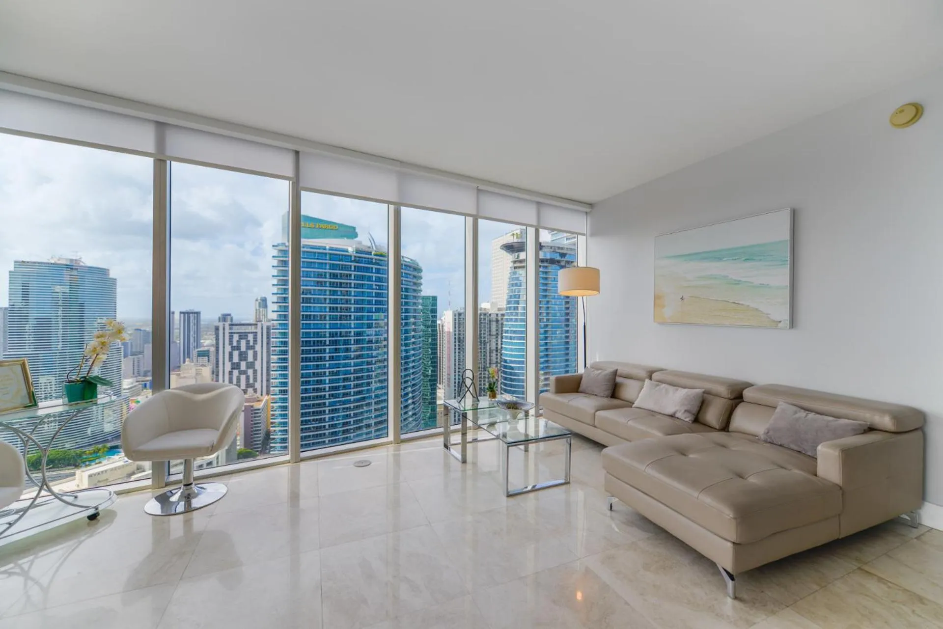 Living room in Wonderful 2/2 Condo at Icon Brickell With Pool