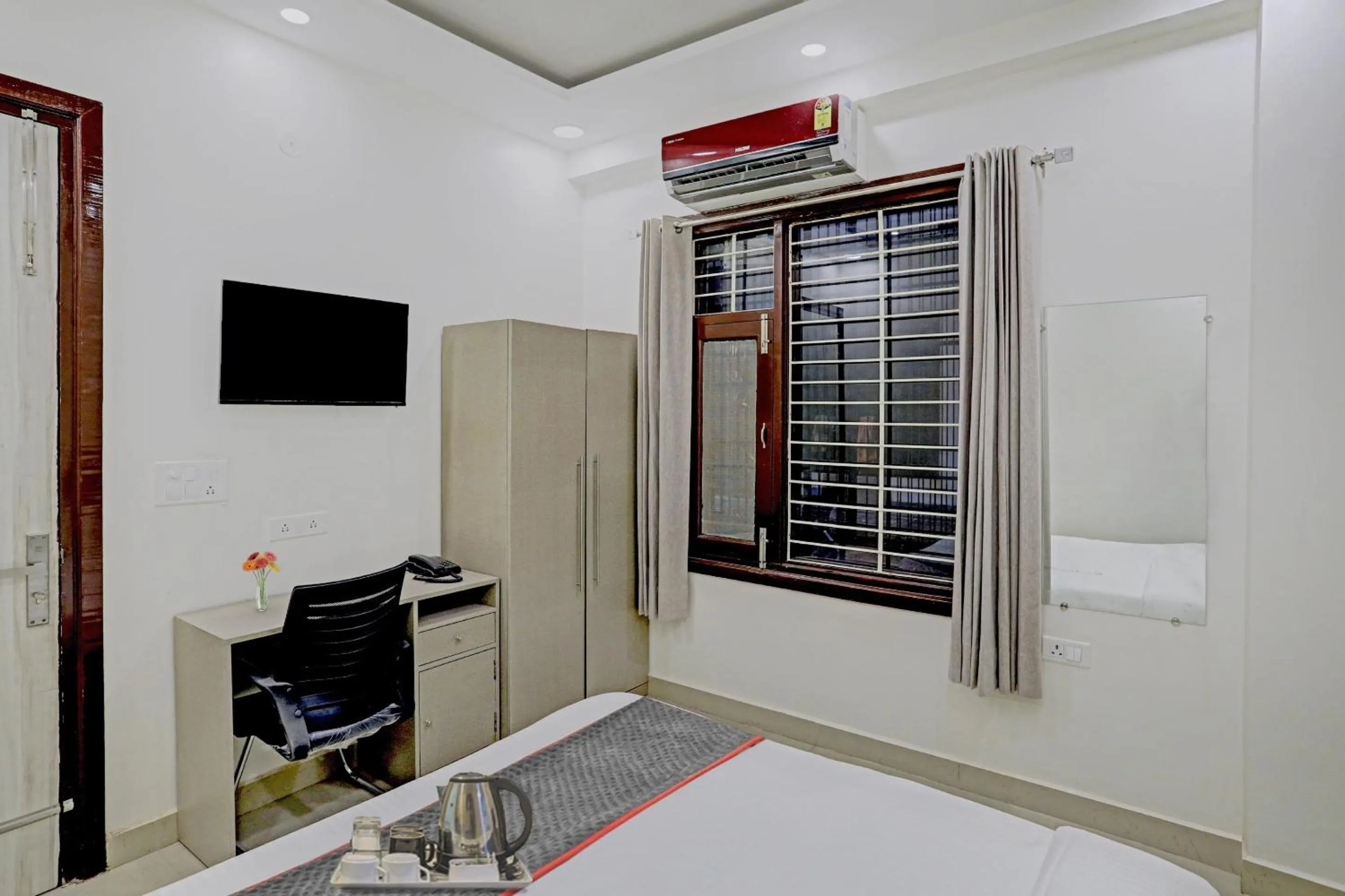 Bedroom in Super Four Seasons