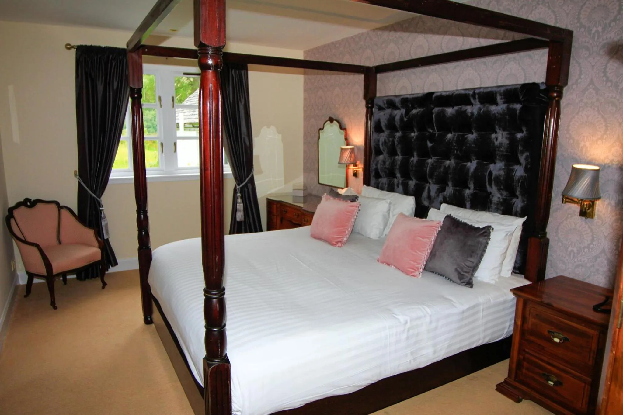 Bed in Taychreggan Hotel