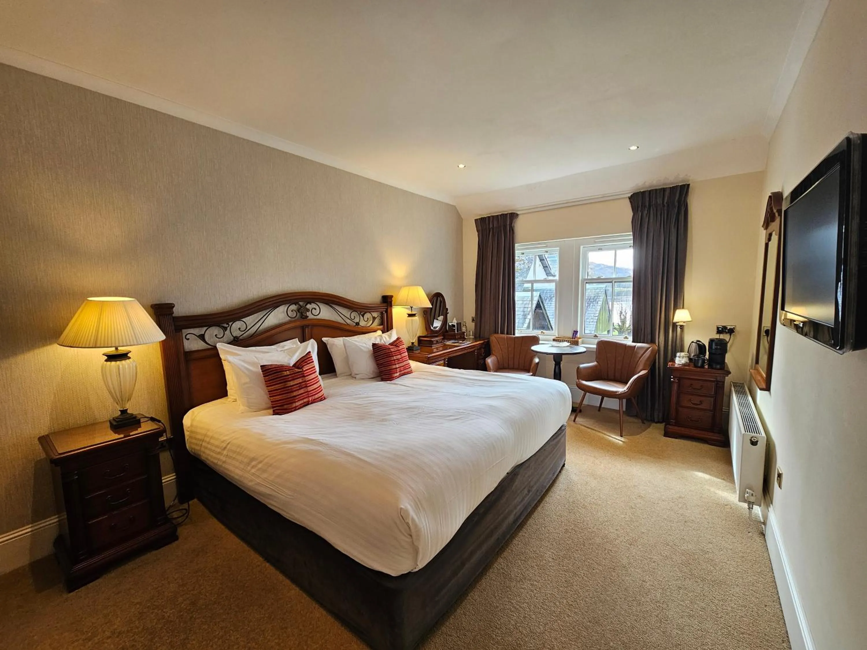 Bed in Taychreggan, Signature Collection by Eight Continents