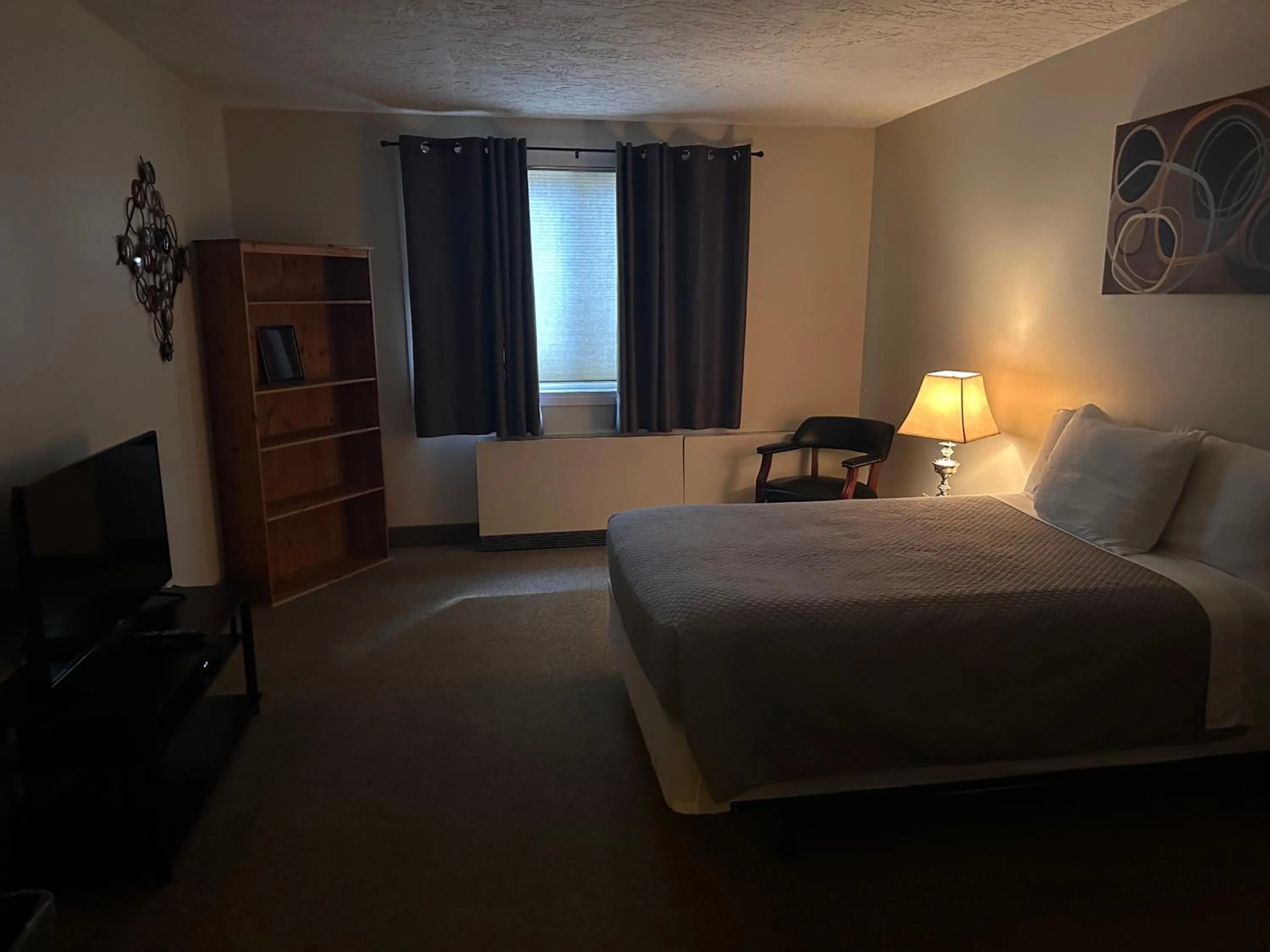 Bedroom, Bed in The Medicine Hat Villa